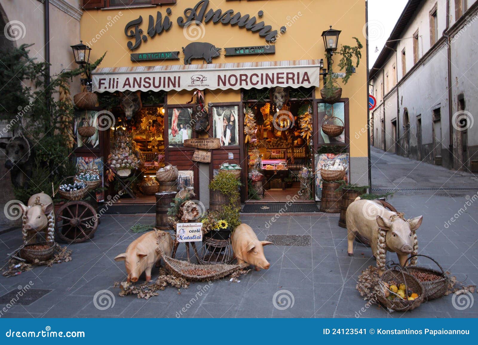 Italian grocery store editorial photo. Image of italy 24123541