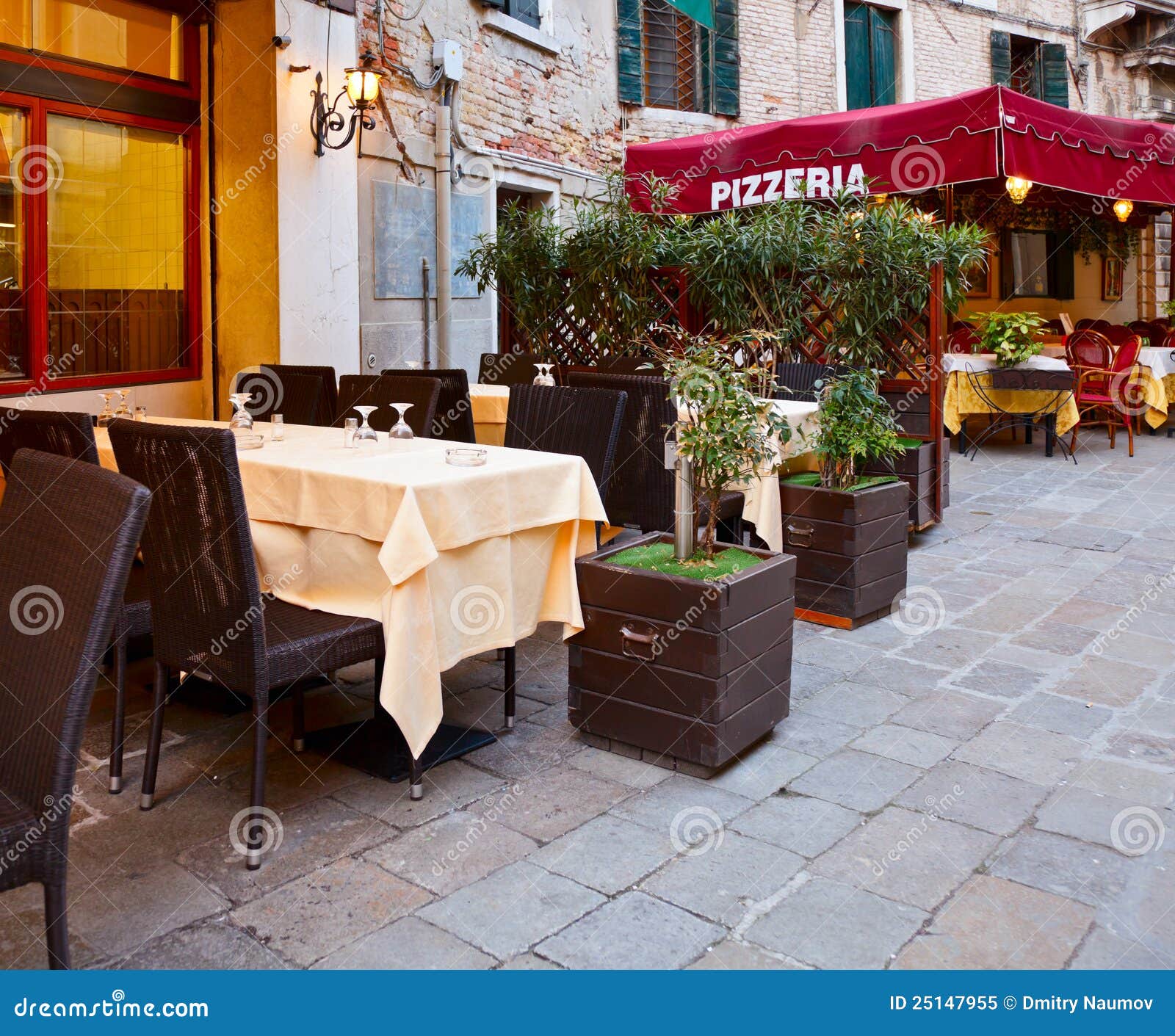 Italian Pizzeria stock image. Image of italy, dinner 25147955