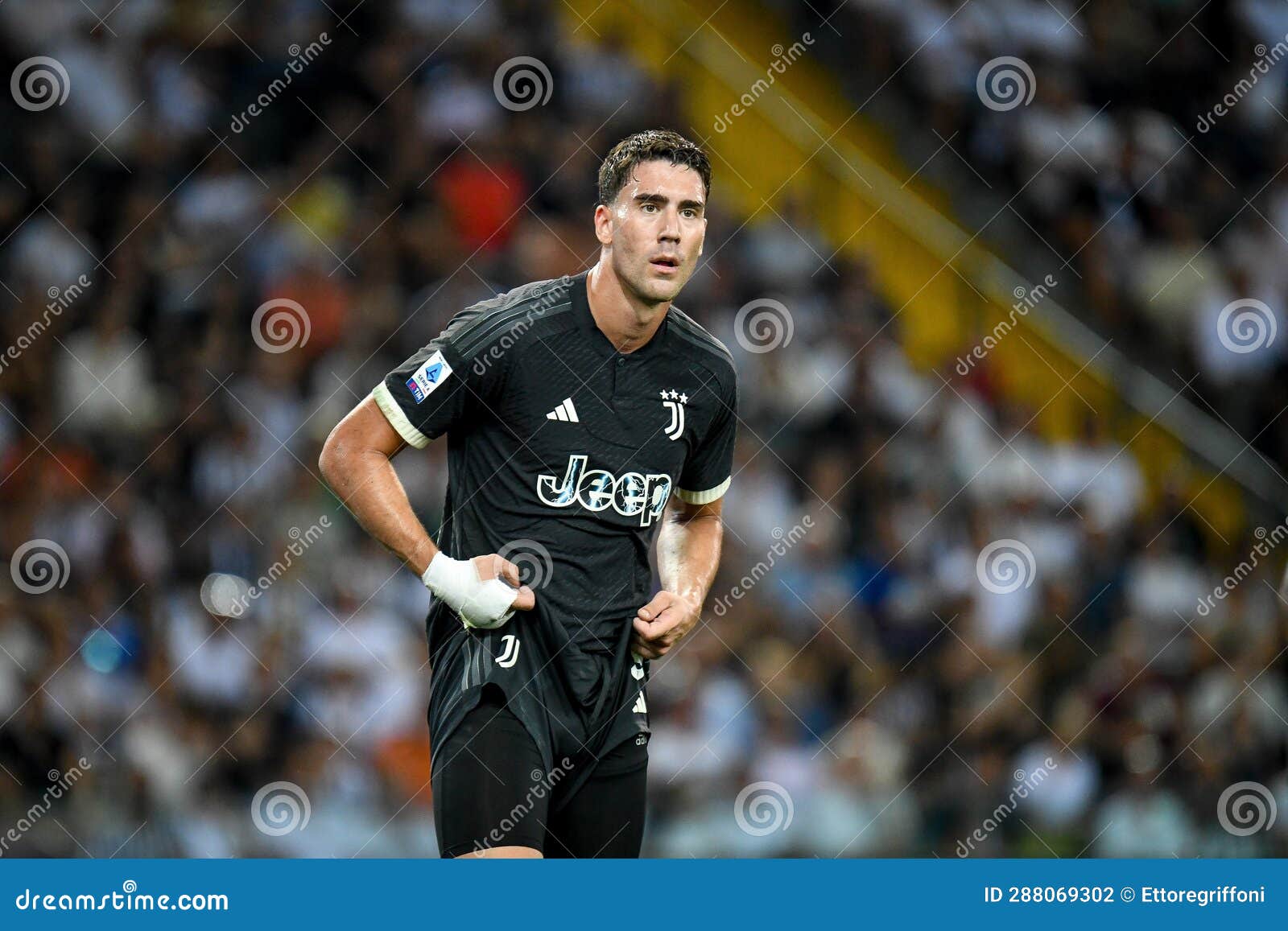 Referee danilo hi-res stock photography and images - Alamy