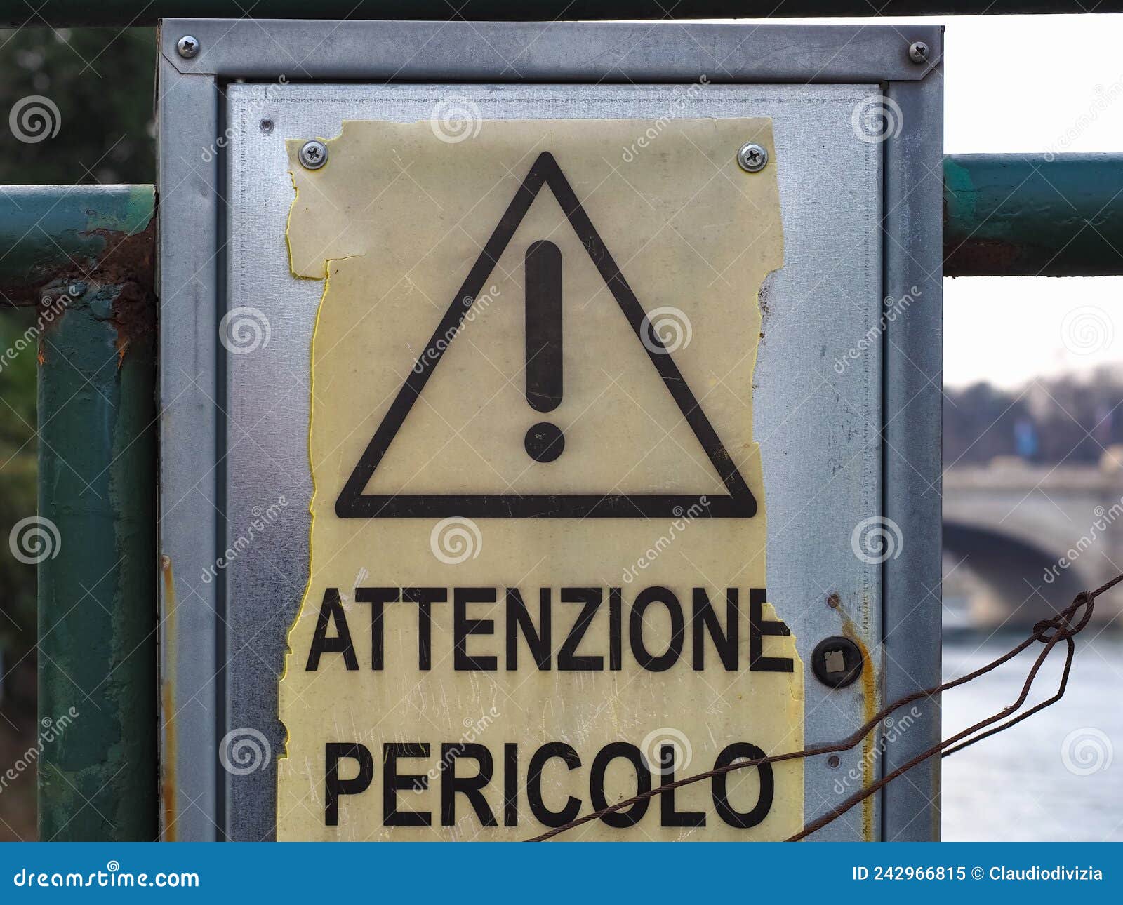 italian warning danger sign