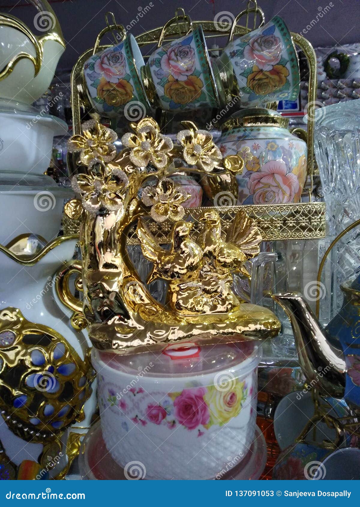 Items at exhibition stock image. Image of people, public 137091053