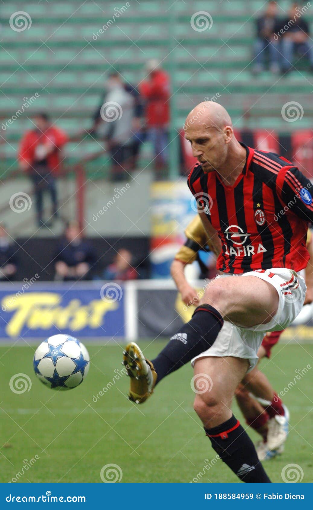 Jaap Stam in during Match Editorial Image - Image of soccer, professional: 188584959