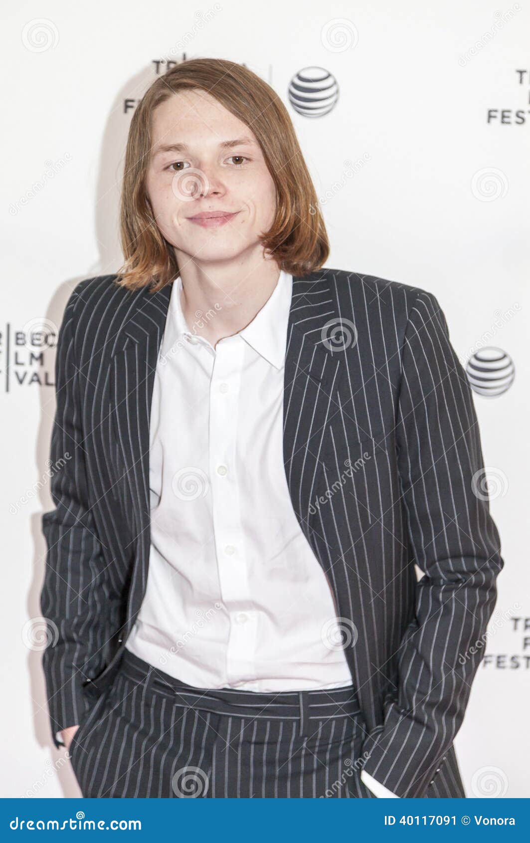 Jack Kilmer photo éditorial. Image du rouge, tapis, industrie - 40117091