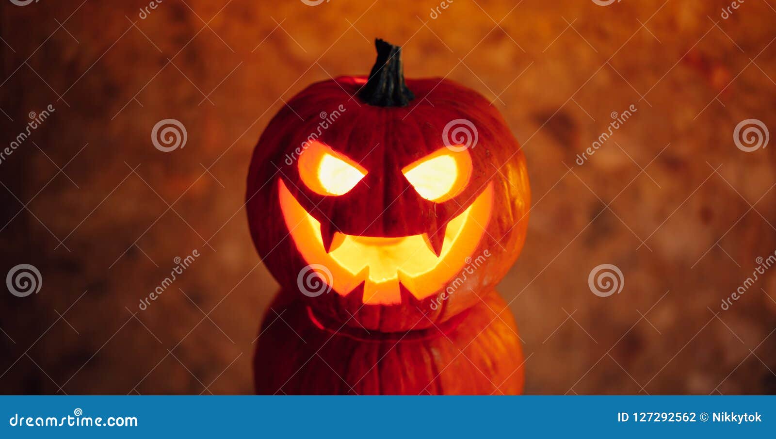 jack-o-lantern pumpkin orange light, halloween background