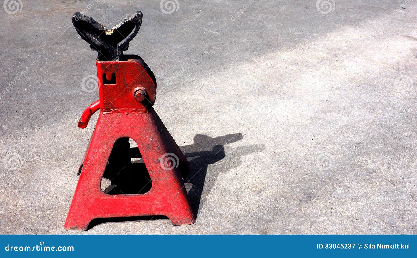 Jack Stands RoyaltyFree Stock Image 14980690