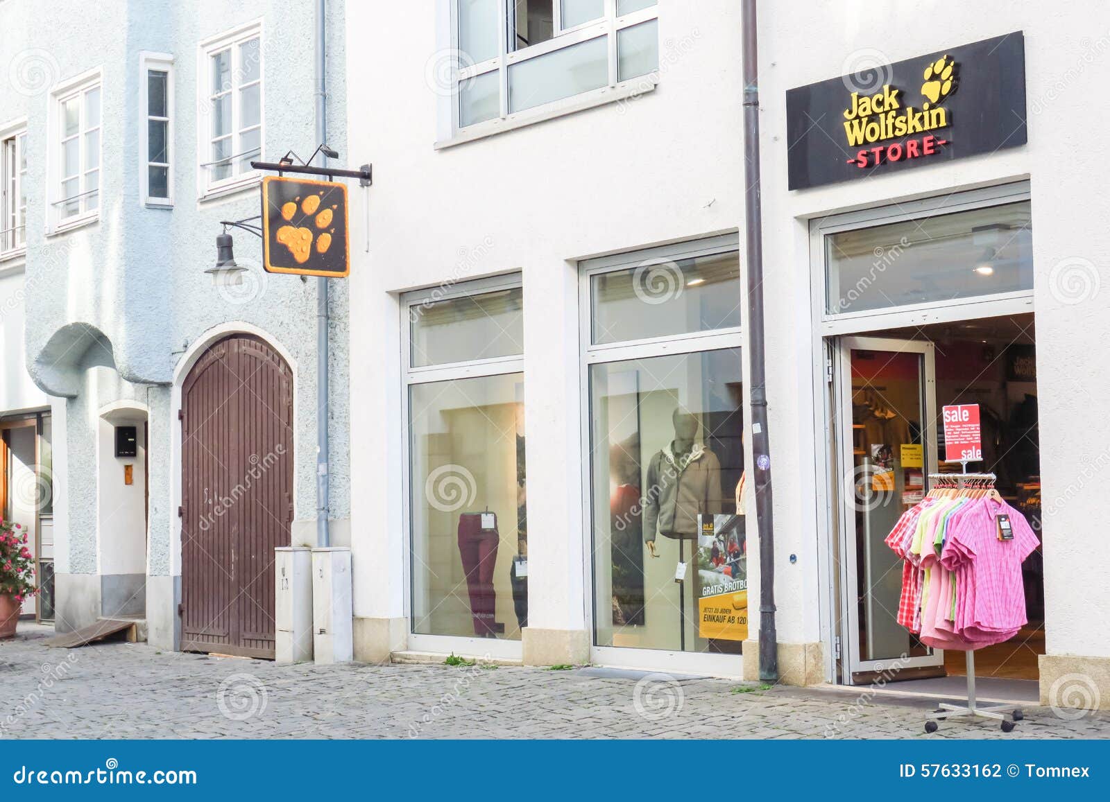 Jack Wolfskin Rosenheim editorial photography. Image of germany 57633162