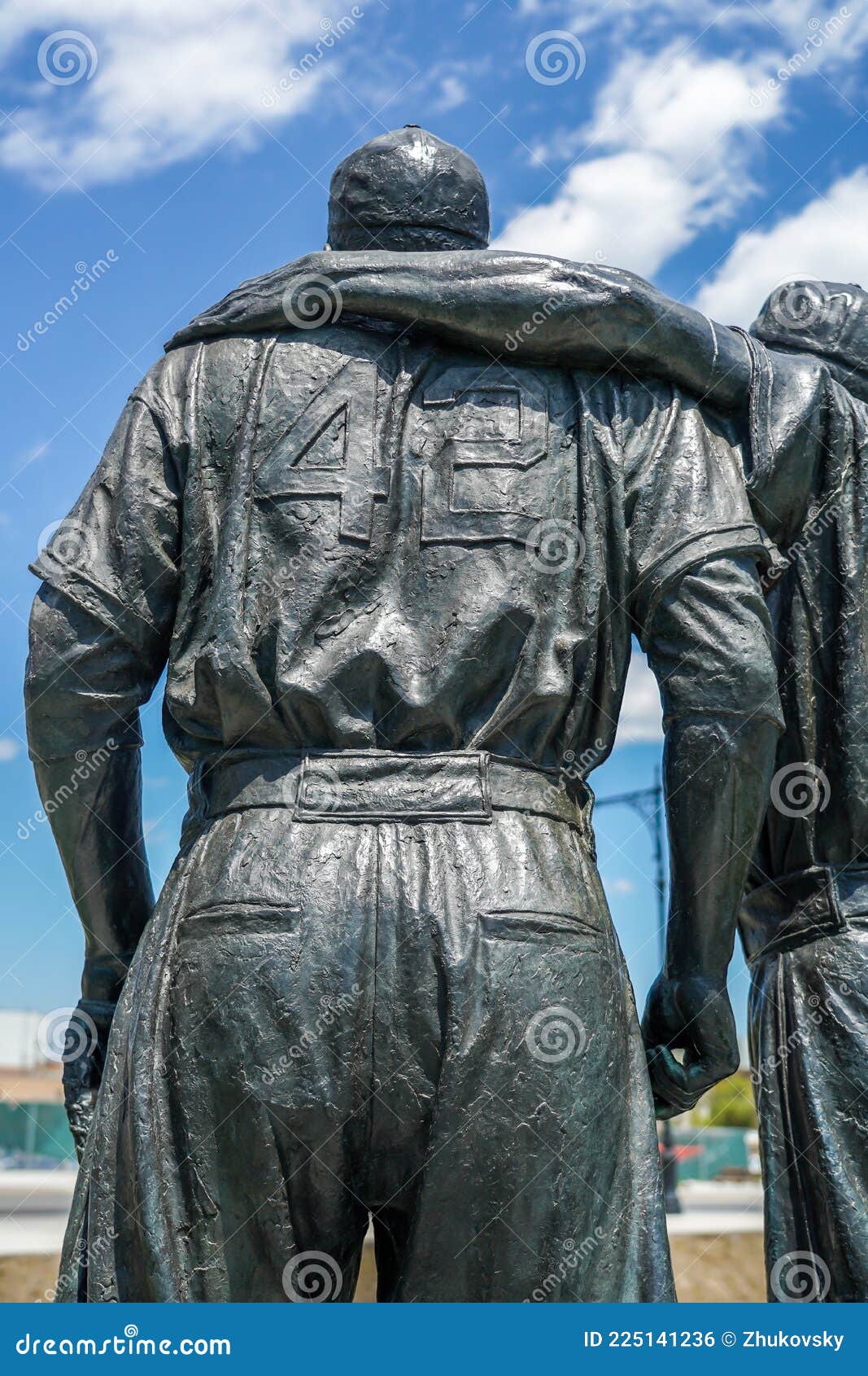 Jackie Robinson and Pee Wee Reese Statue in Front of MCU Ballpark in  Brooklyn Editorial Photo - Image of forty, city: 225141216