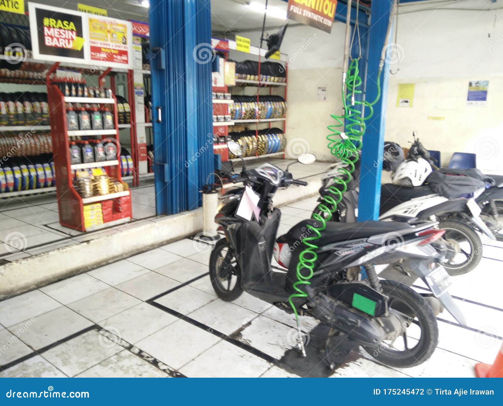 Jakarta Indonesia February 3 2020 Motorcycle In Line On Service Center Bengkel Motor During Rush Hours Editorial Photography Image Of 2020 Mechanic 175245472