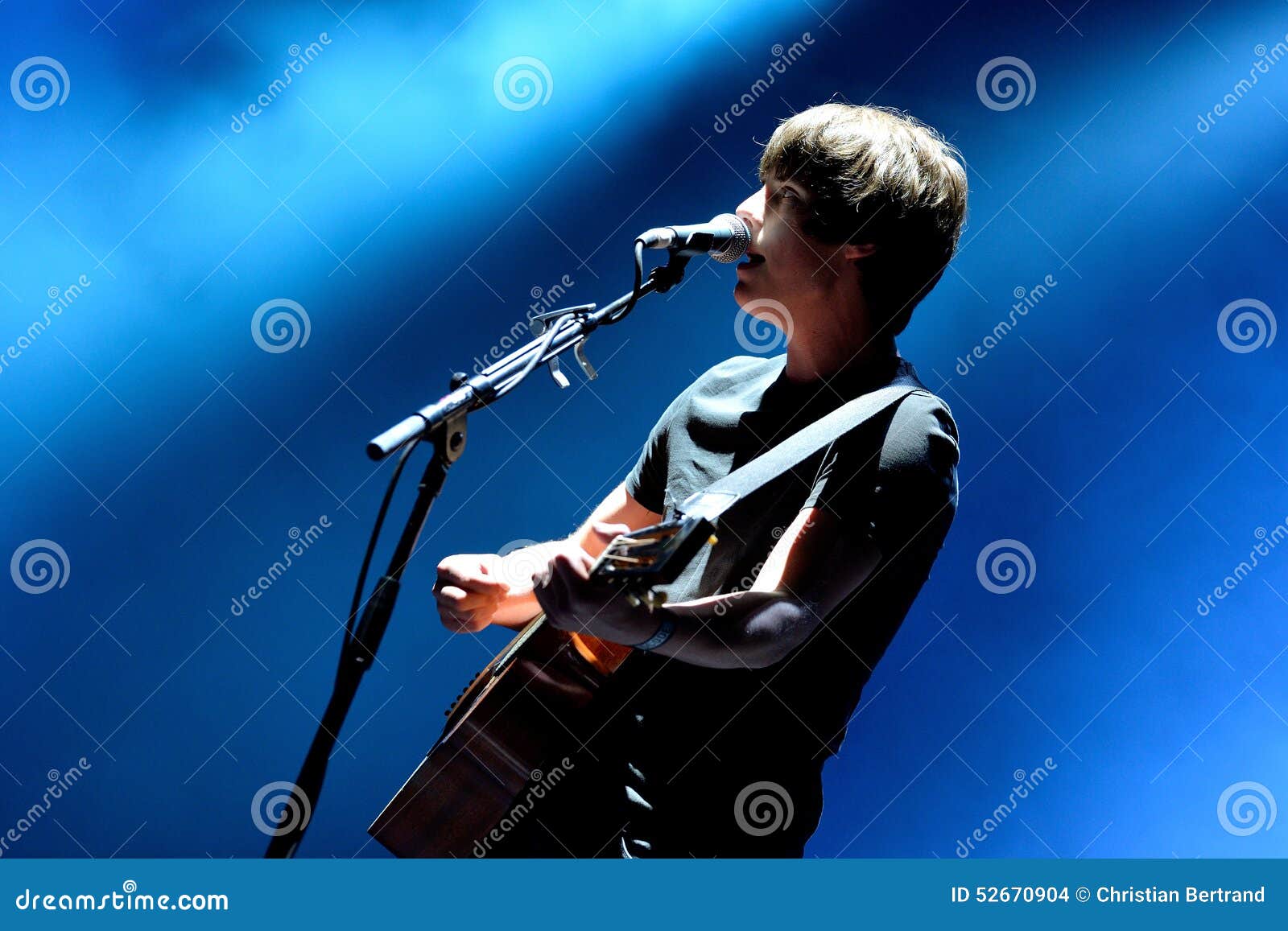 Jake Bugg (English Musician, Singer and Songwriter) Concert at Dcode  Festival Editorial Stock Image - Image of blue, musician: 52670904