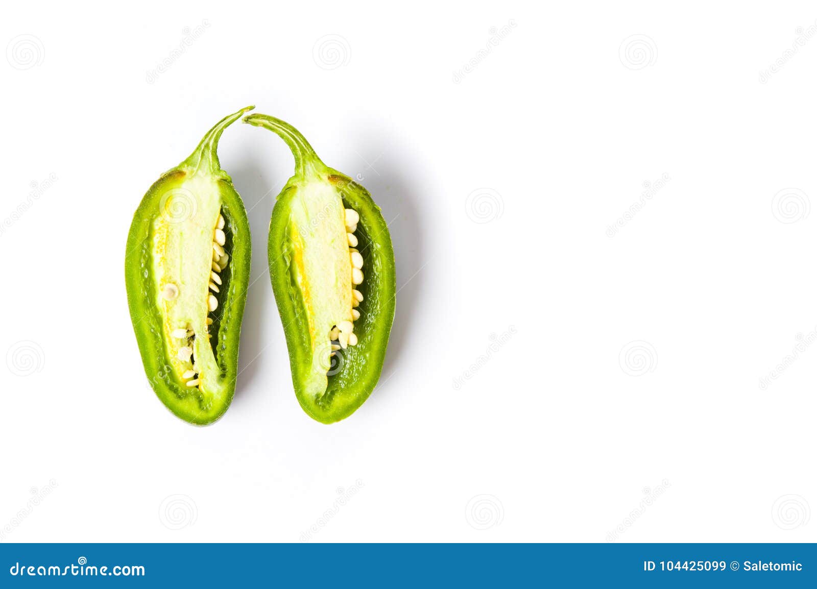 Jalapenos Verdes No Fundo Branco Imagem de Stock Imagem de jalapenos