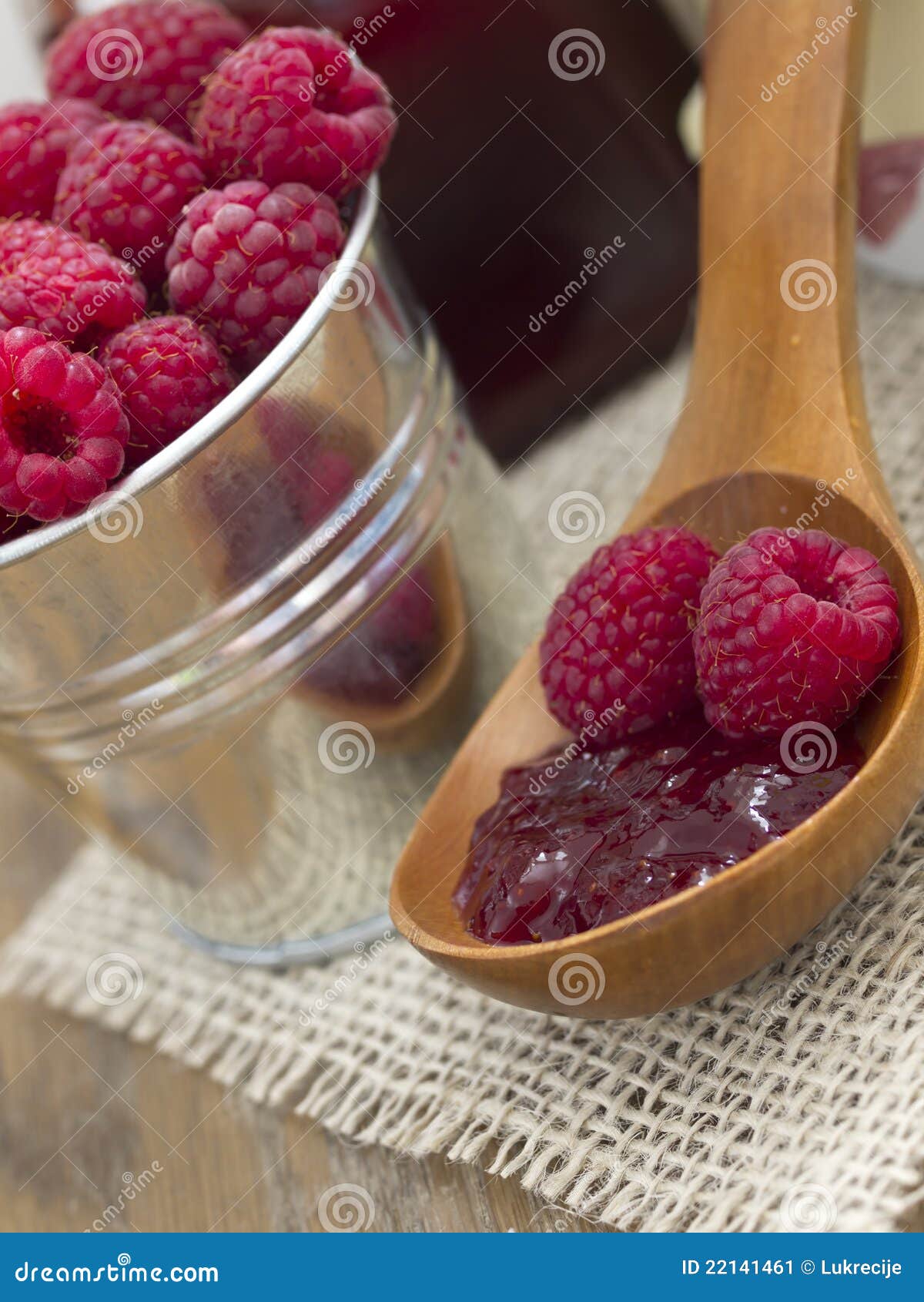 Jam van frambozen stock afbeelding. Image of achtergrond 22141461