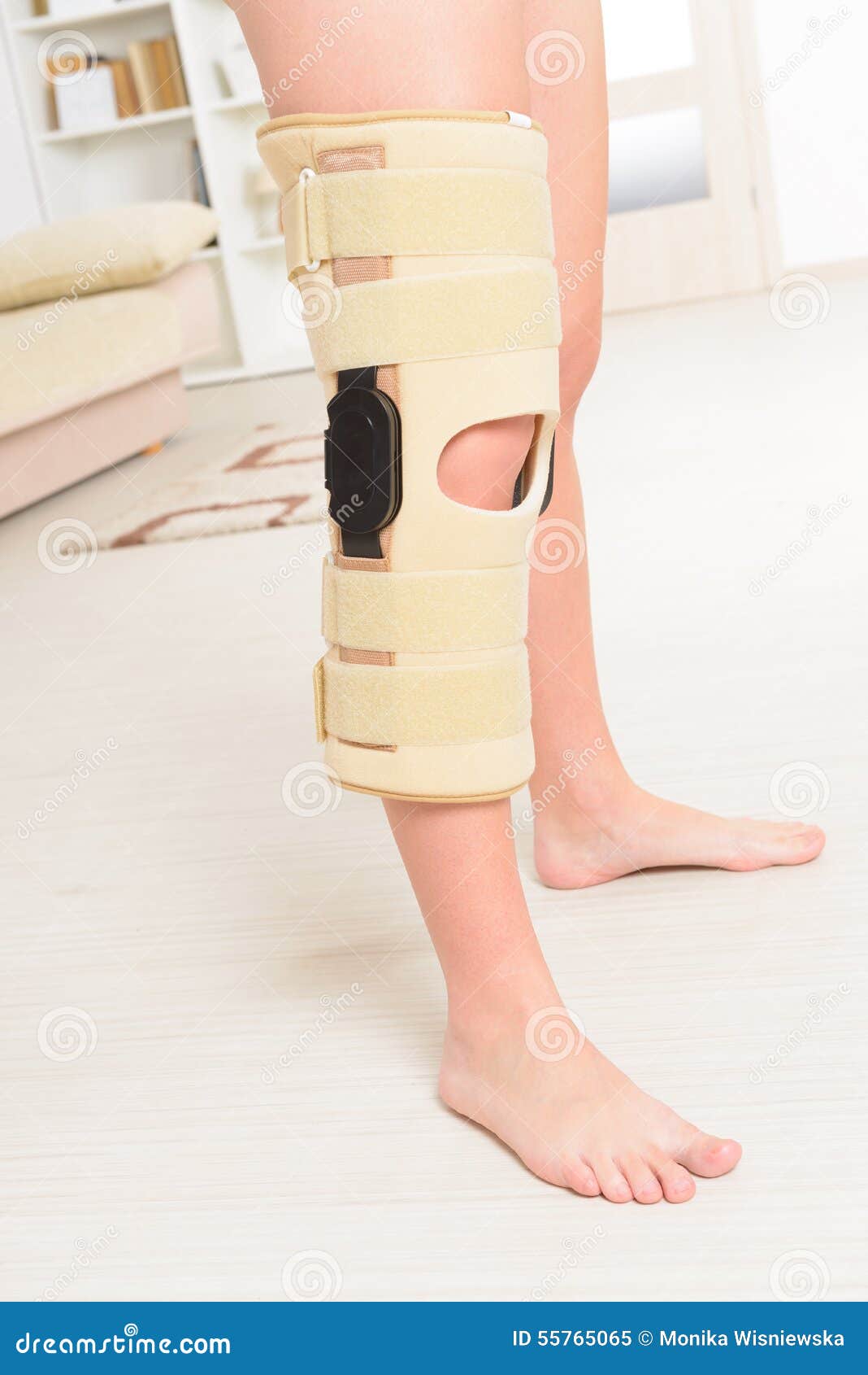 Jambe Dans Des Cages De Genou Image stock Image du rotule, réglable