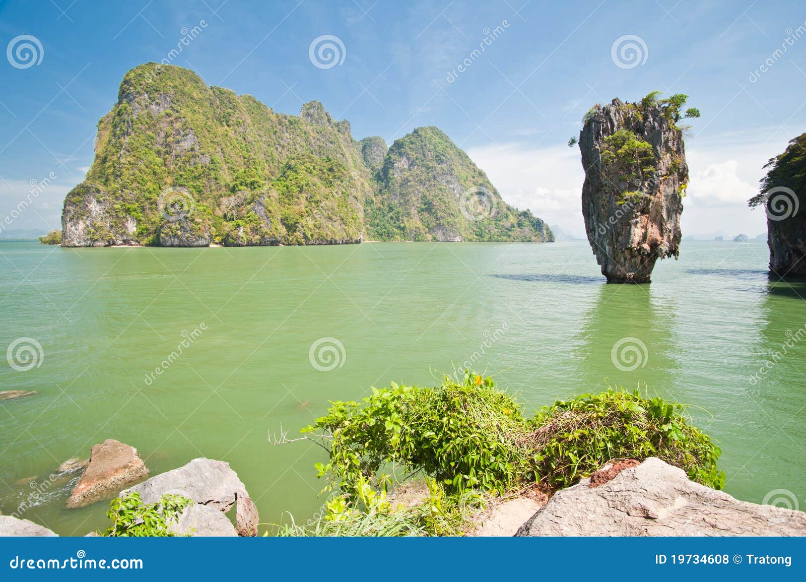 James Bond Island or Khao Tapu Island Stock Photo - Image of blue ...