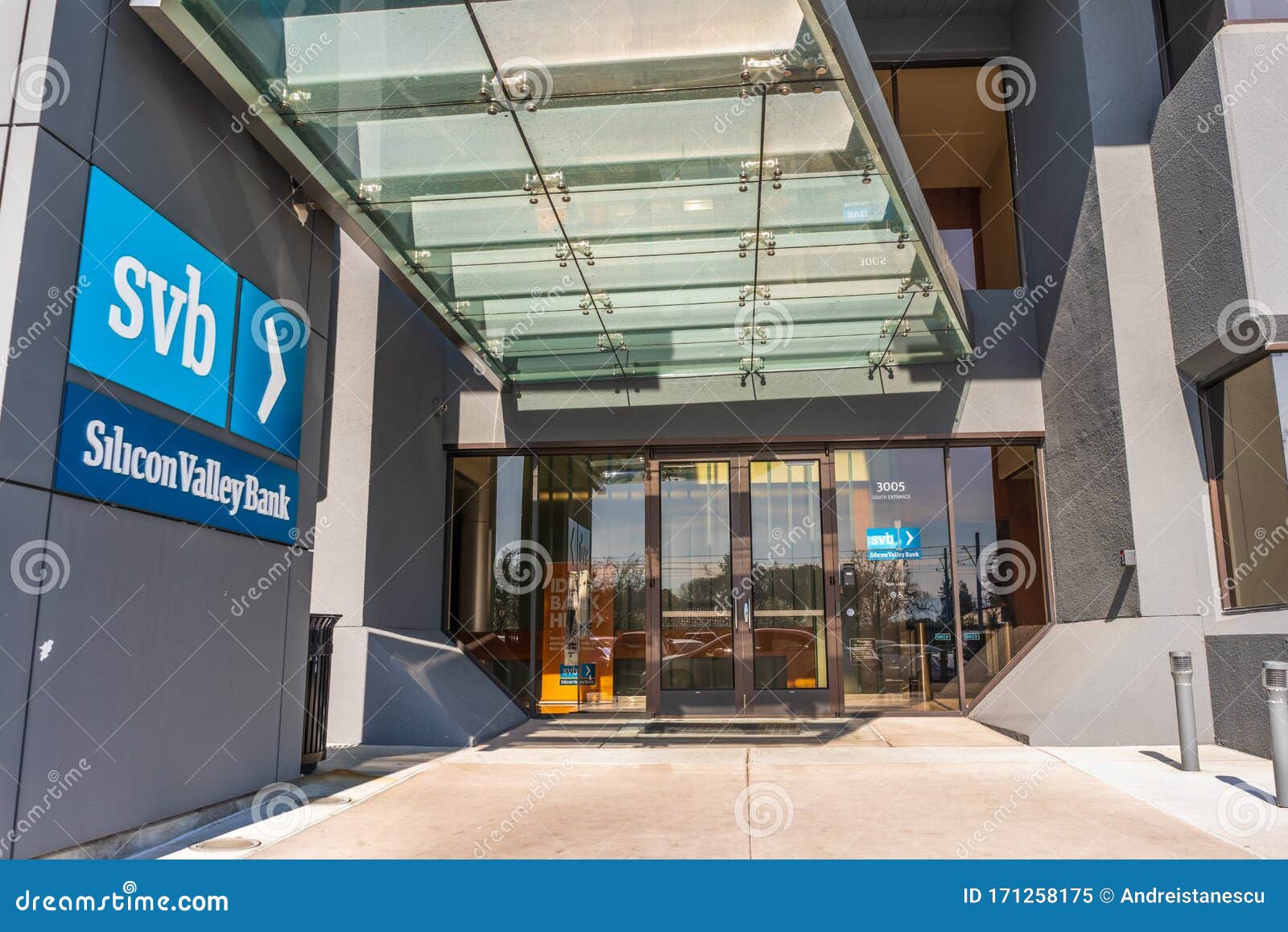 Jan 31, 2020 Santa Clara / CA / USA - Silicon Valley Bank headquarters and branch; Silicon Valley Bank, a subsidiary of SVB