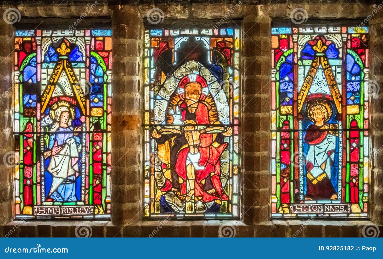 Janelas De Vitral No Castelo De Hever Fotografia Editorial Imagem de