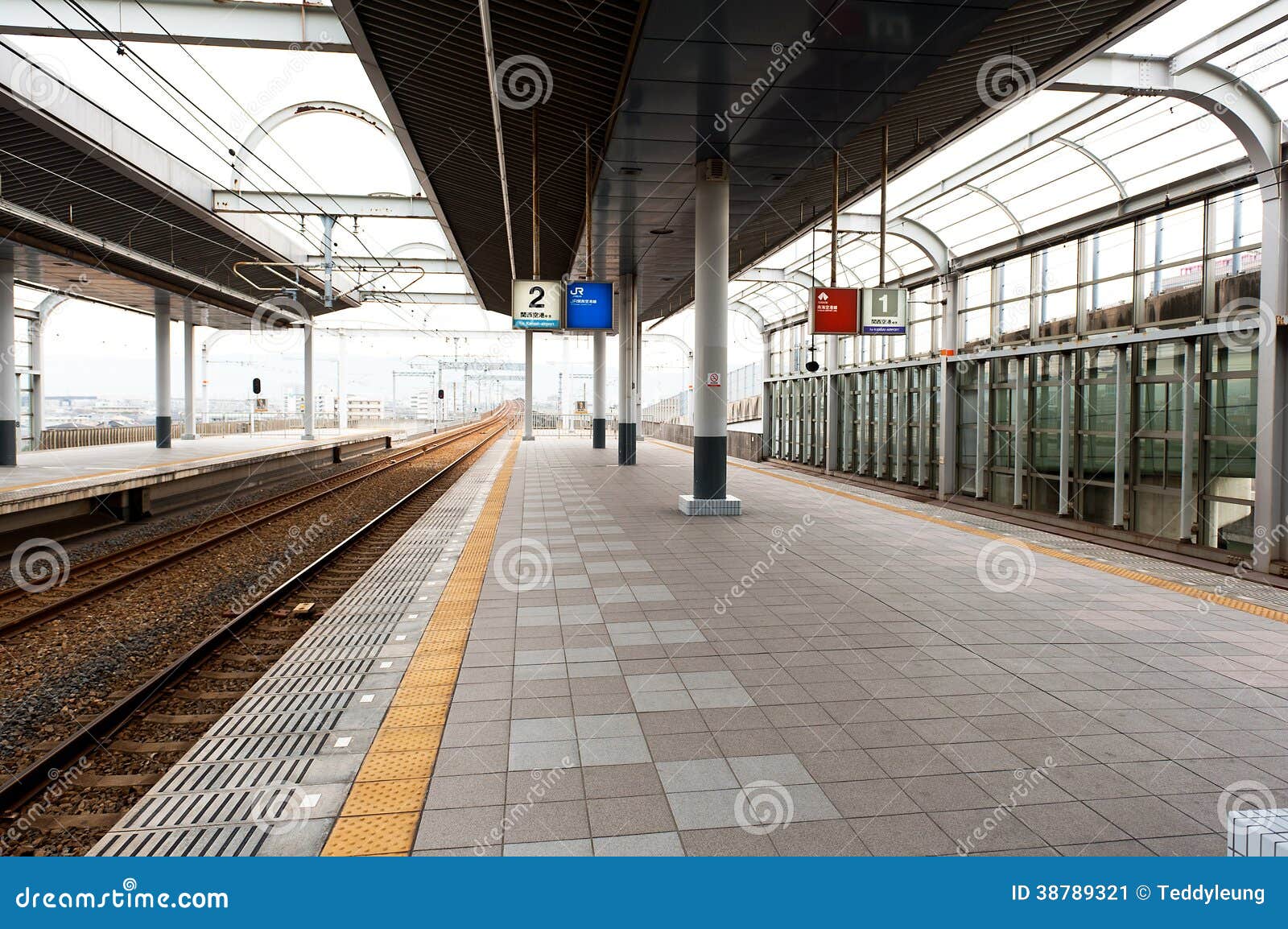 Japan Train Station editorial photo. Image of city, station 38789321