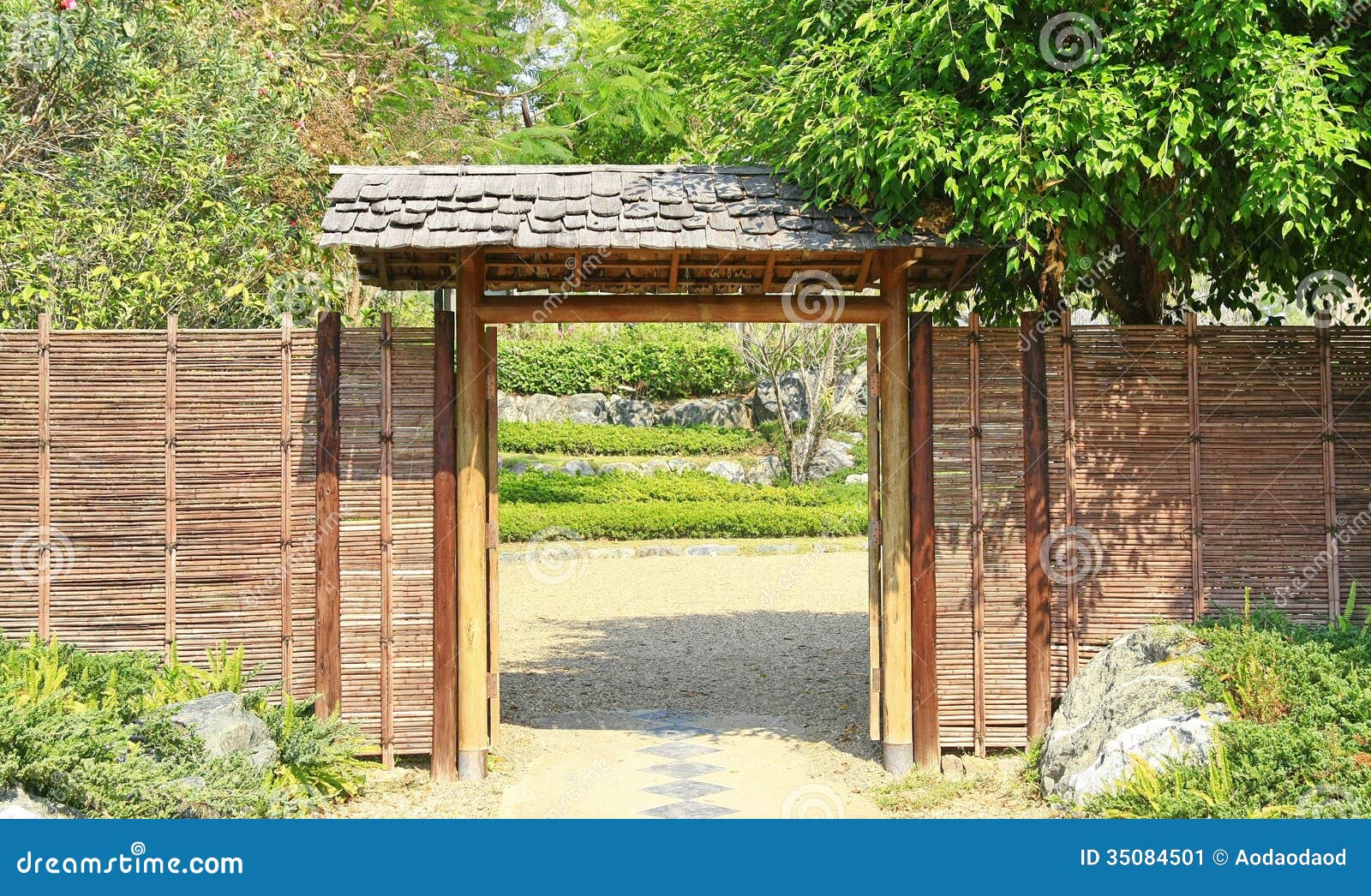 Japan wood gate stock image. Image of architecture, autumn 35084501