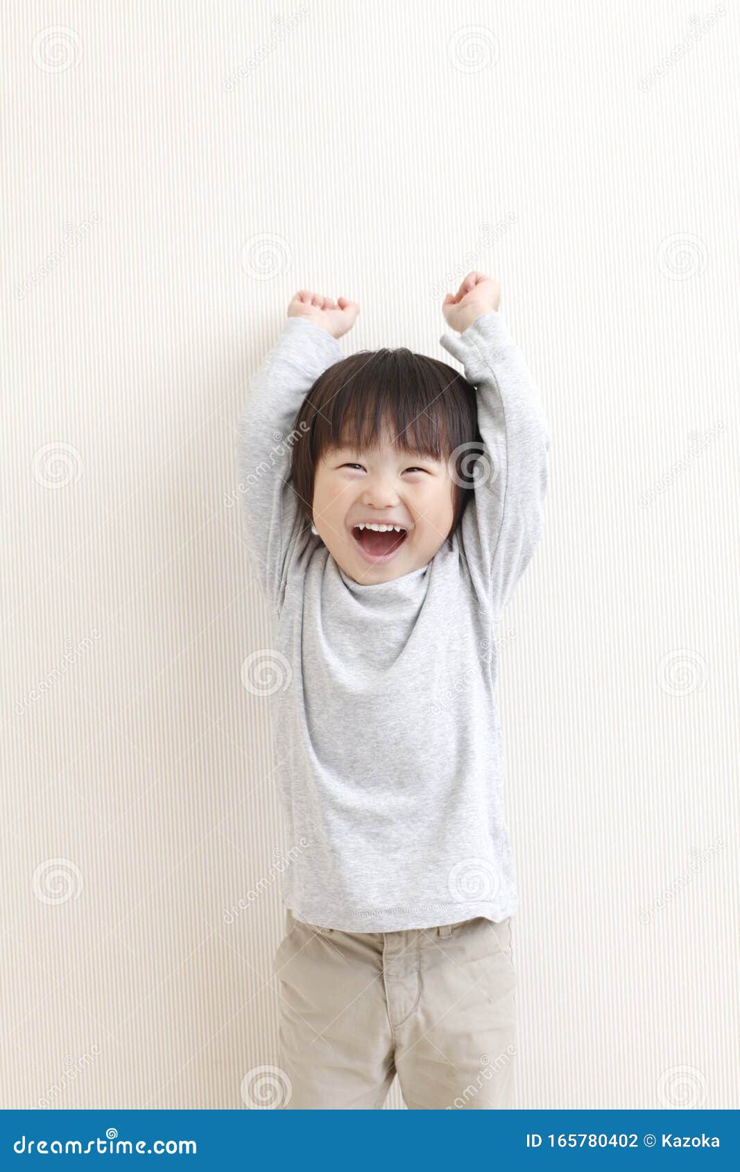 幼儿园制服的日本男孩 库存图片. 图片 包括有 幼稚园, 日语, 帽子, 男人, 男性, 小孩, 微笑 - 101373547