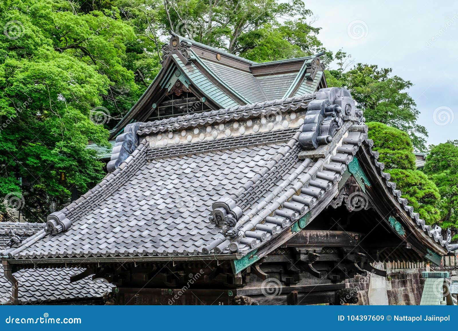 Traditional Japanese Temple Roof Tiles - HooDoo Wallpaper