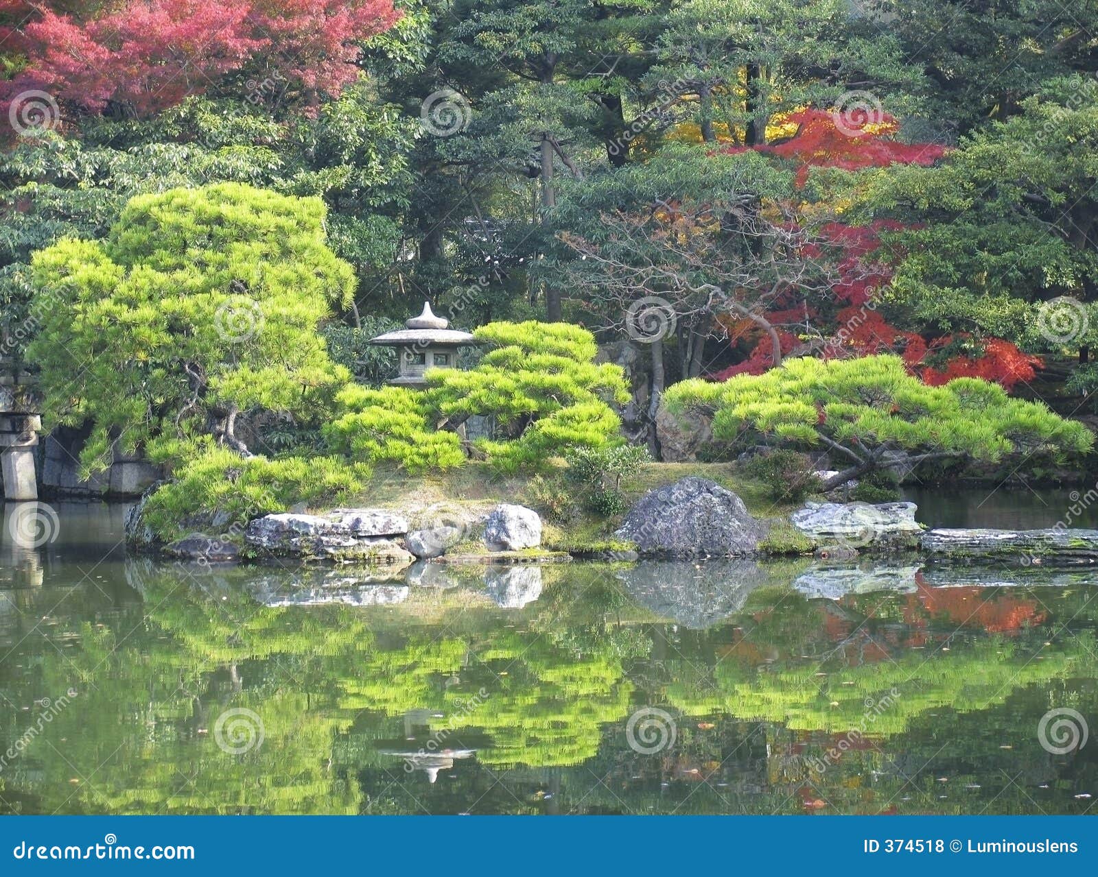 Japanischer Garten Und Teich Stockfoto Bild von teich, exotisch 374518