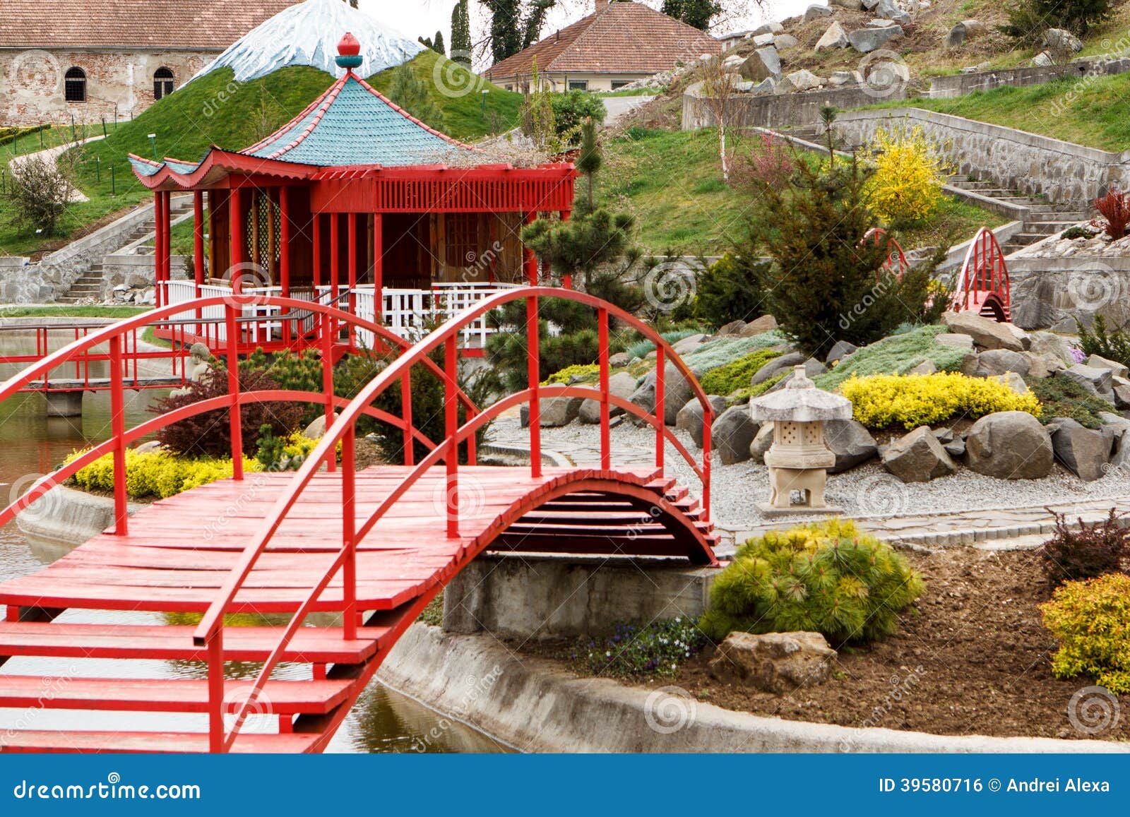 Jardín japonés foto de archivo. Imagen de pétalo, romance - 39580716, image size:1600x1157