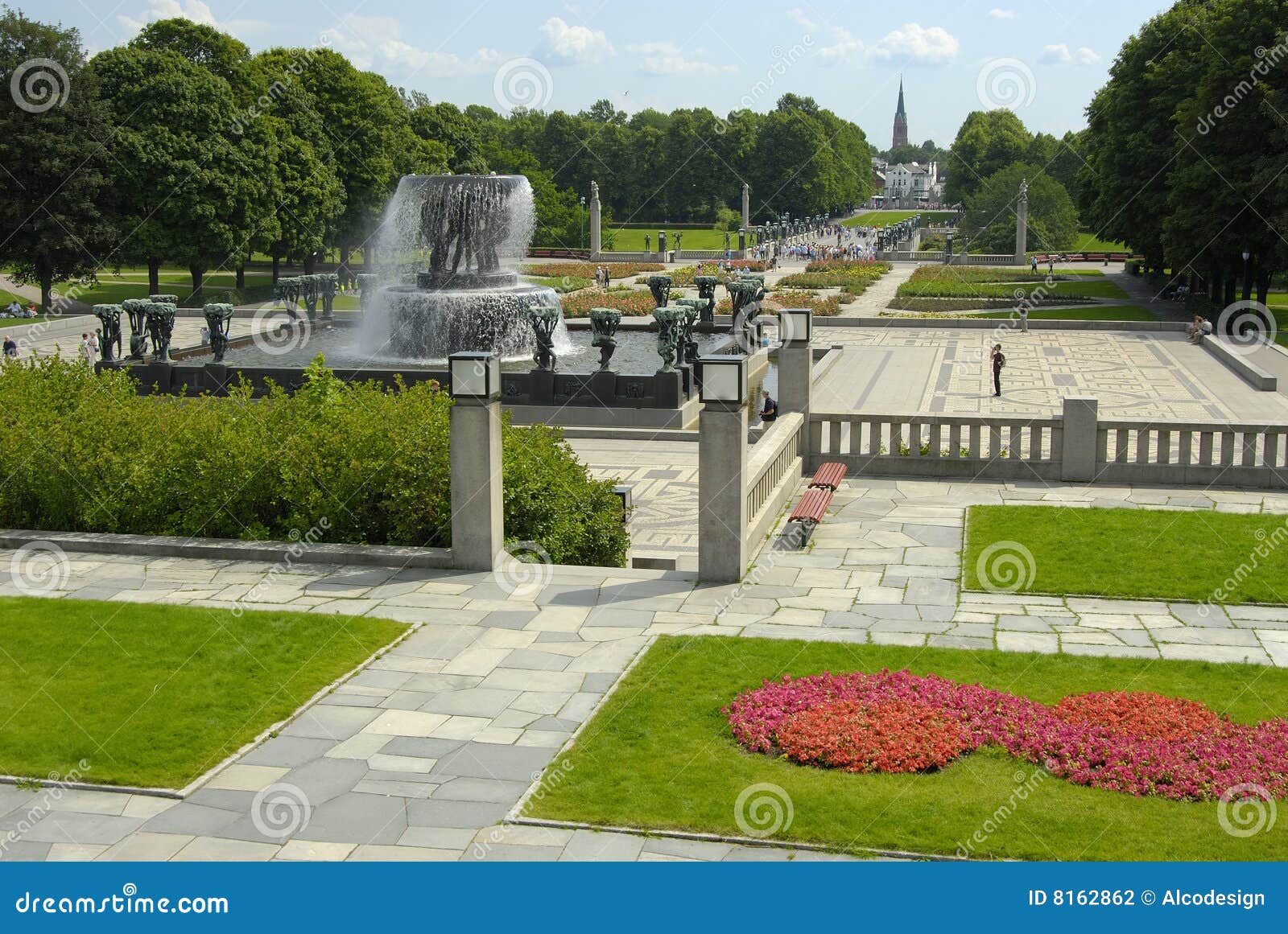 Jardin à Oslo, Norvège photo stock. Image du herbe, coloré - 8162862