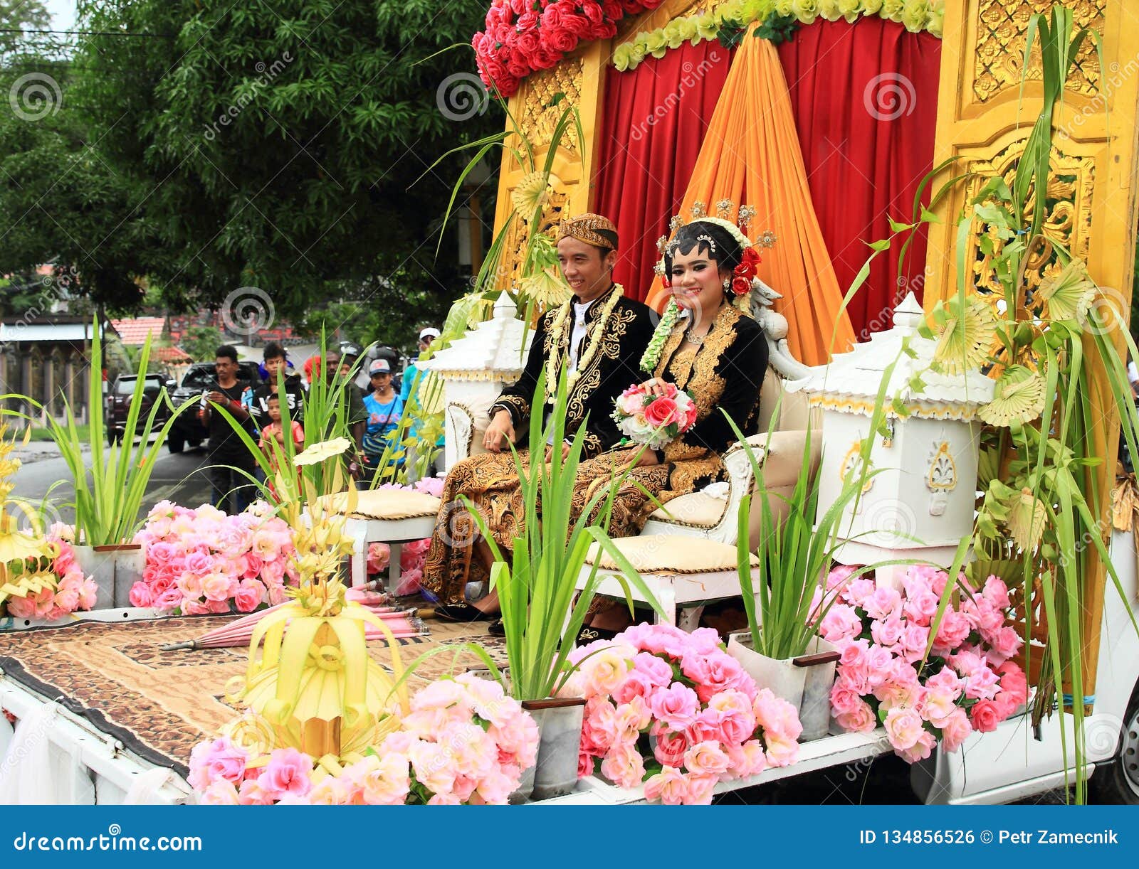 Javanese Wedding From Java Tengah In Parade Editorial Photo - Image of