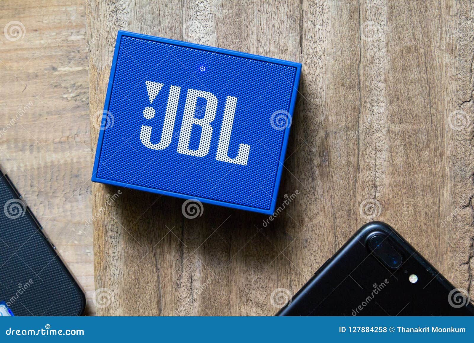 JBL Speaker Test Connection To 7+ Stock Photo - Image jblgo, iphone: 127884258