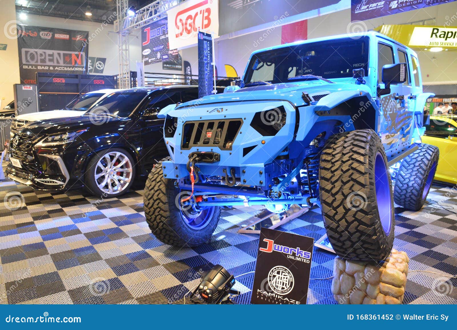 Jeep Azul Modificado Wrangler En El Salón Automático De Manila Fotografía  editorial - Imagen de asia, distribuidor: 168361452