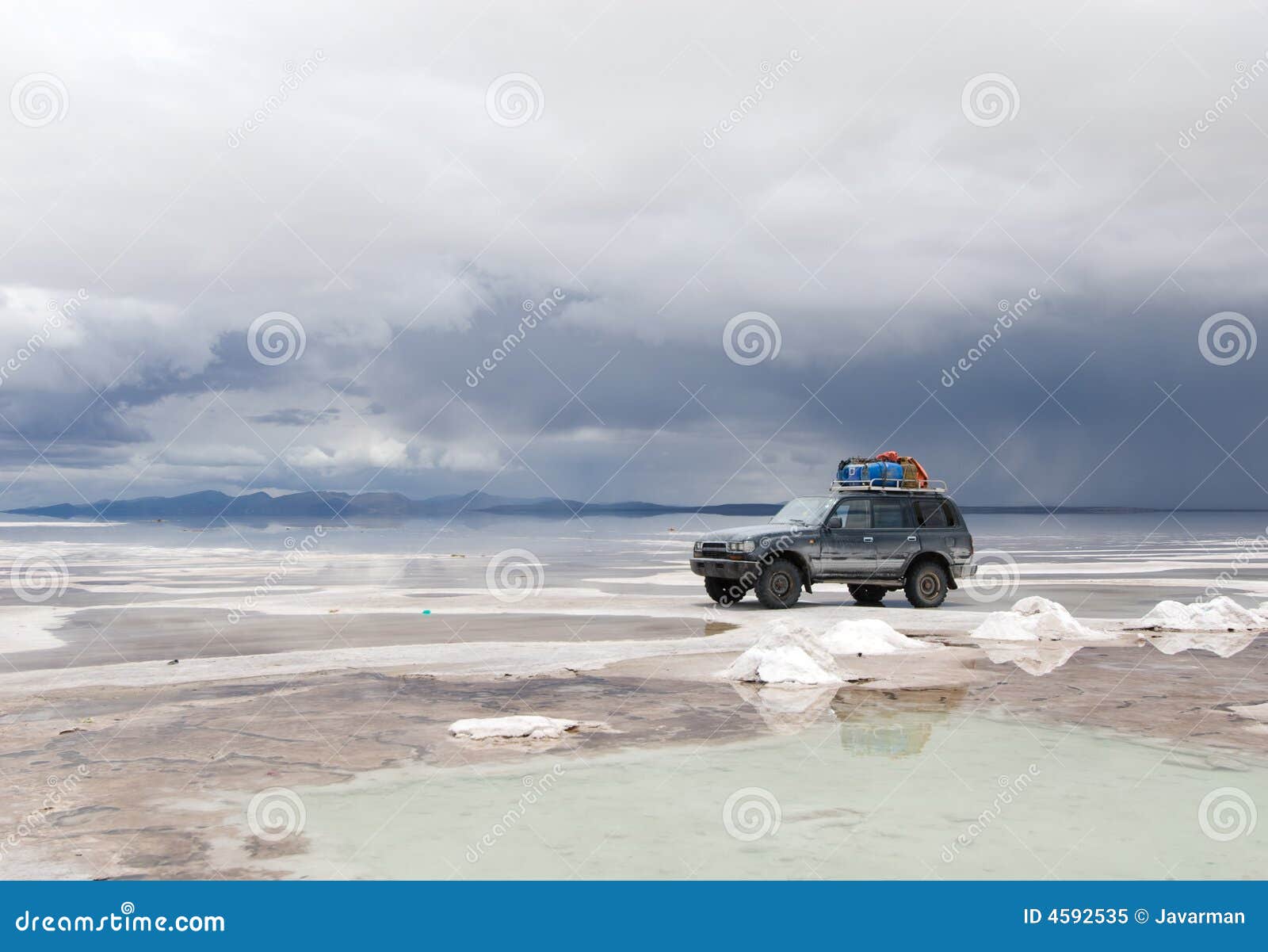 Jeep in the salt lake stock image. Image of journey, lost 4592535