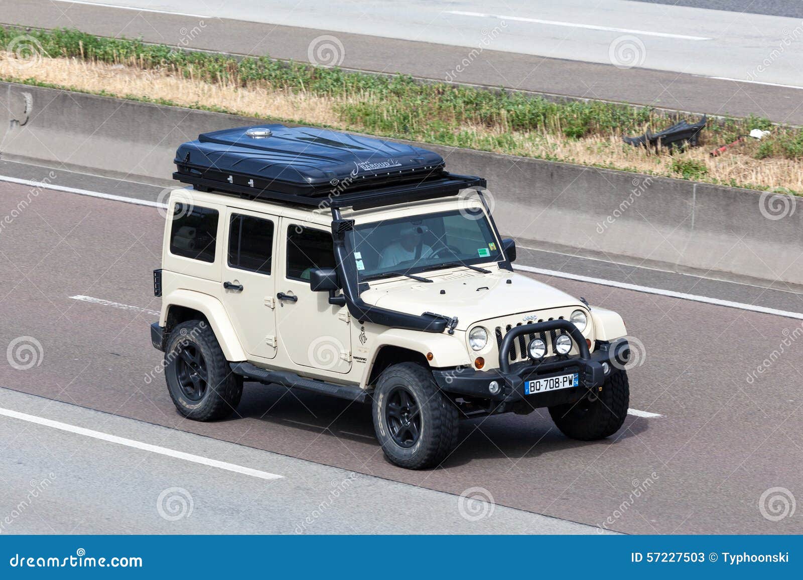 Jeep Wrangler Unlimited Sahara with a Roof Tent Editorial Stock Photo - Image of auto, roof: 57227503 Jeep Wrangler Unlimited Sahara with a Roof Tent Editorial Stock Photo - Image of auto, roof: 57227503