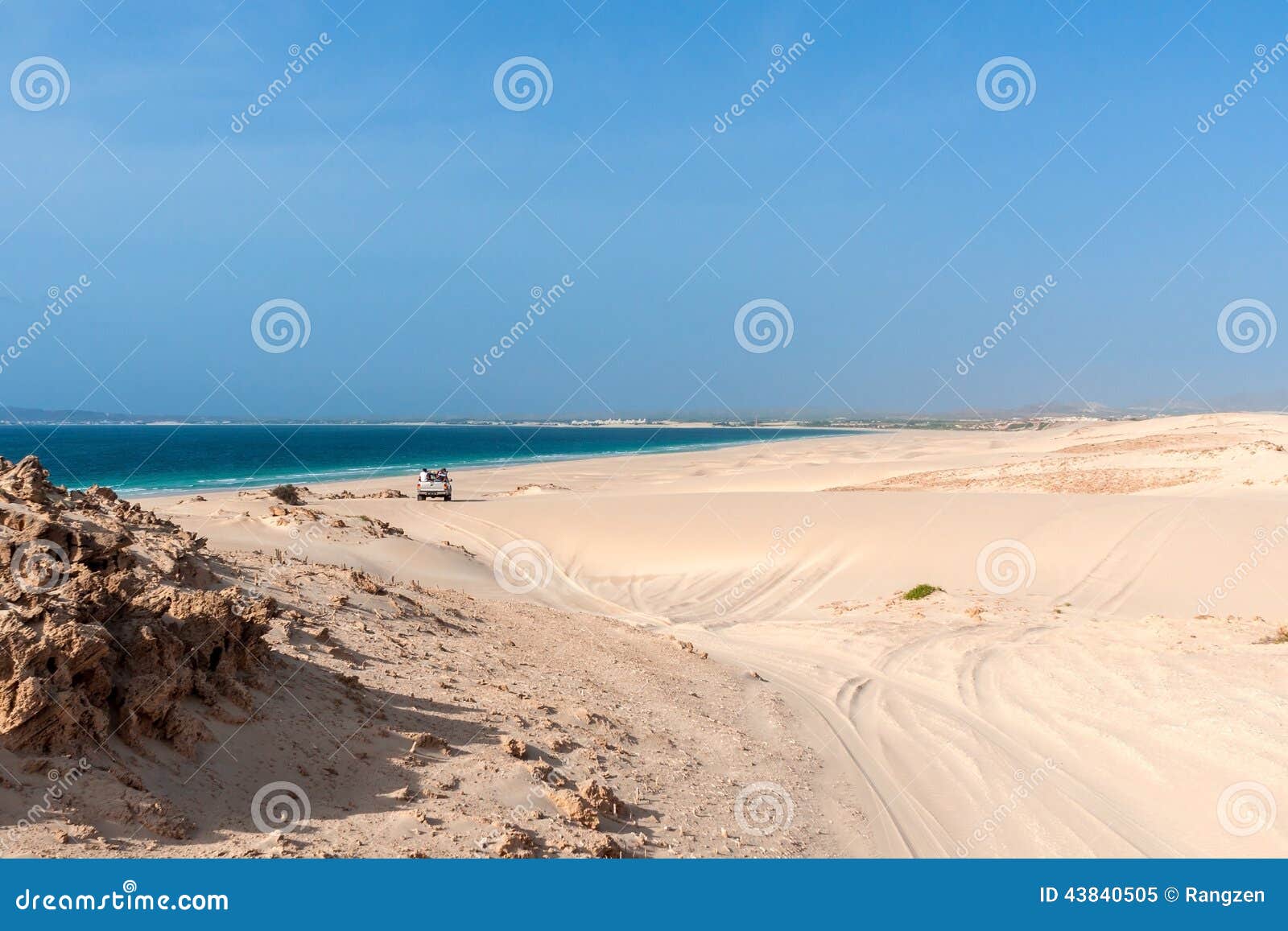 jeeptour in the dunes of morro dÃÂ´areia, boavista, kapverden with