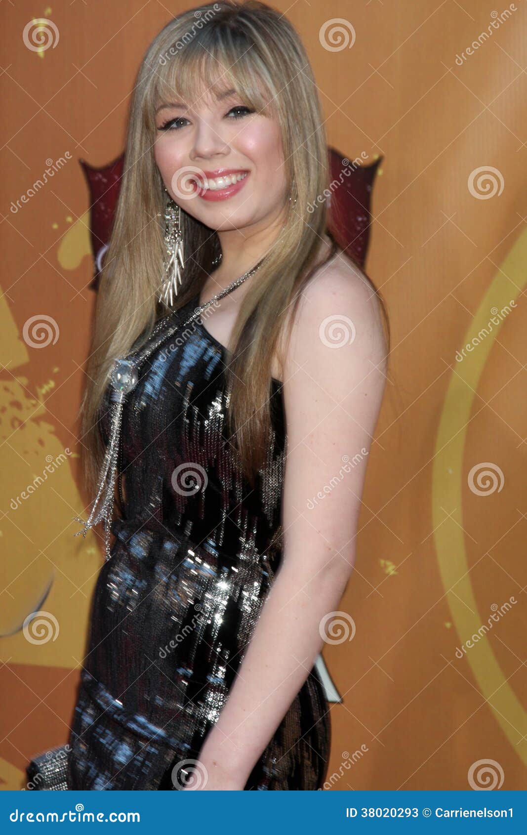 Jennette McCurdy editorial stock photo. Image of jennette - 38020293
