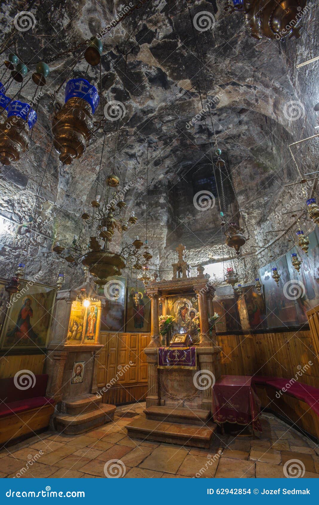 Jerusalén - La Tumba De La Iglesia Ortodoxa De La Virgen María Debajo Del Monte De Los Olivos Foto de archivo - Imagen de santo, aceitunas: 62942854 Jerusalén - La Tumba De La Iglesia Ortodoxa De La Virgen María Debajo Del Monte De Los Olivos Foto de archivo - Imagen de santo, aceitunas: 62942854