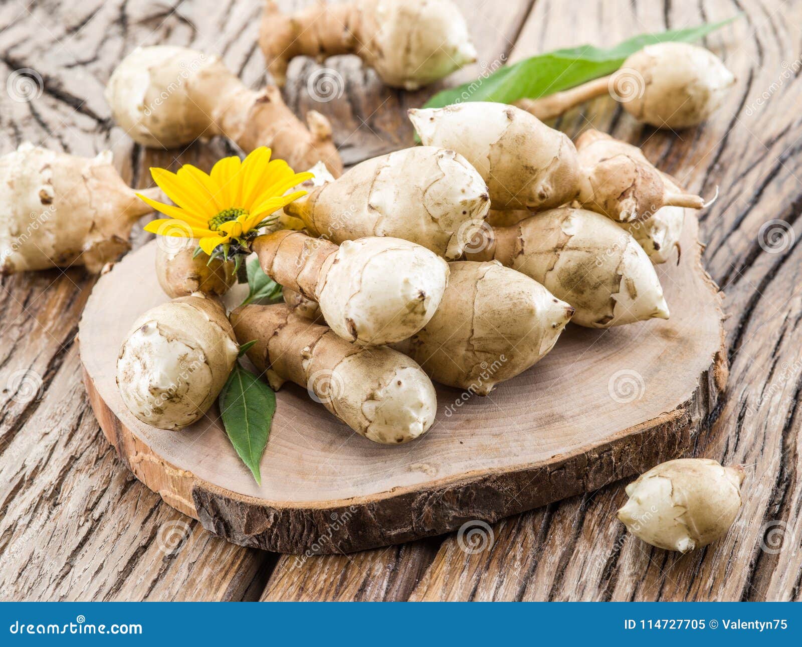 Jerusalem Artichoke Puree, Spinach And Truffle Oil With Baked Me Stock