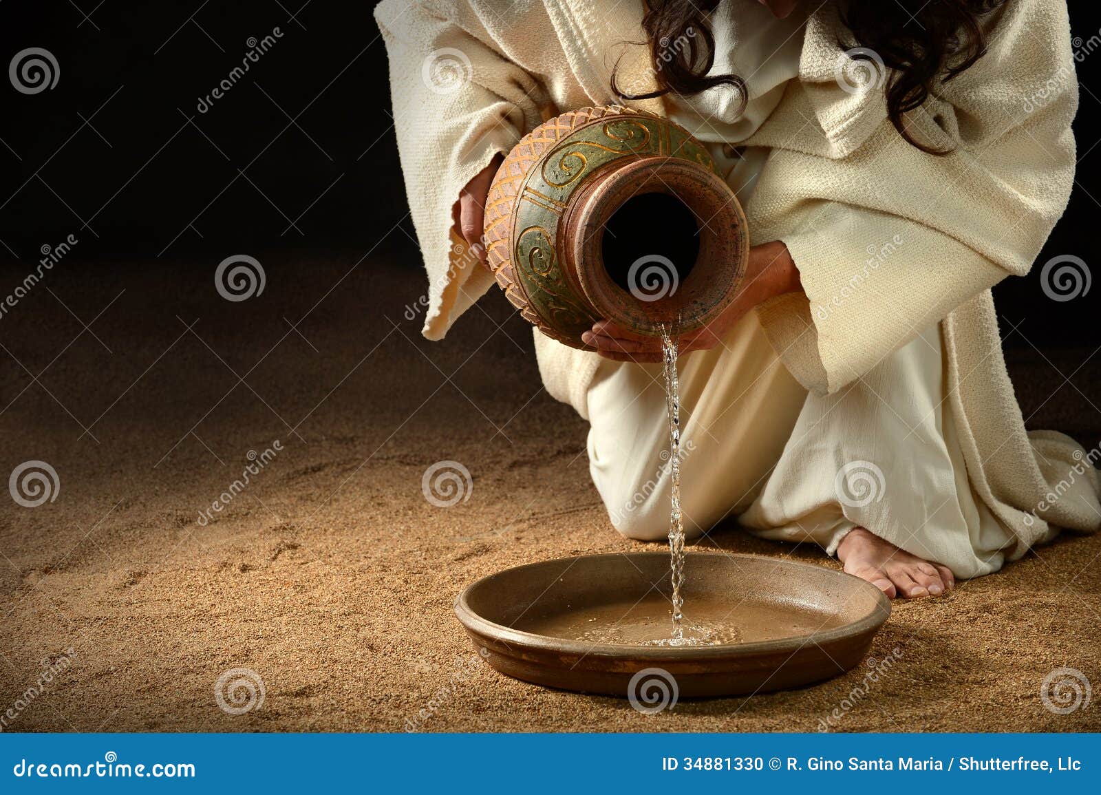 jesus pouring water into pan
