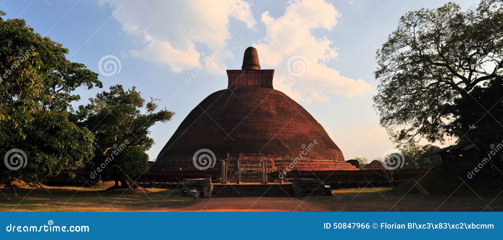 jetavaranama dagoba stupa, anuradhapura, sri lanka