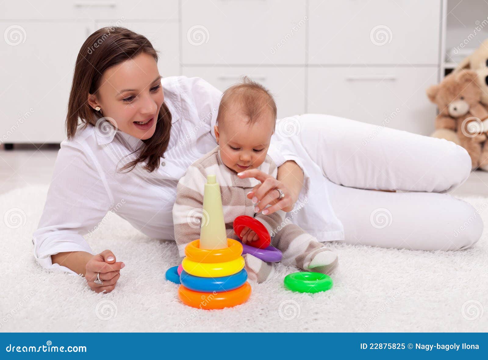 Jeu Avec La Maman Bebe A La Maison Image Stock Image Du Mignon Maternite Jeu Avec La Maman Bebe A La Maison Image Stock Image Du Mignon Maternite