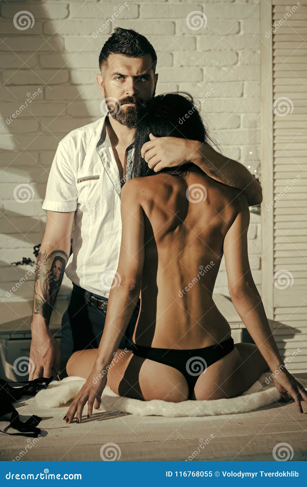 Jeux érotiques, Désir, Orgasme, Préliminaires Image stock - Image du  moustache, sensuel: 116768055