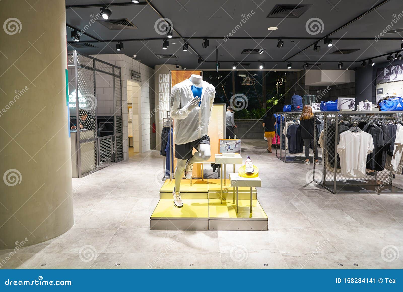 Jewel Airport editorial photo. Image of shop - 158284141