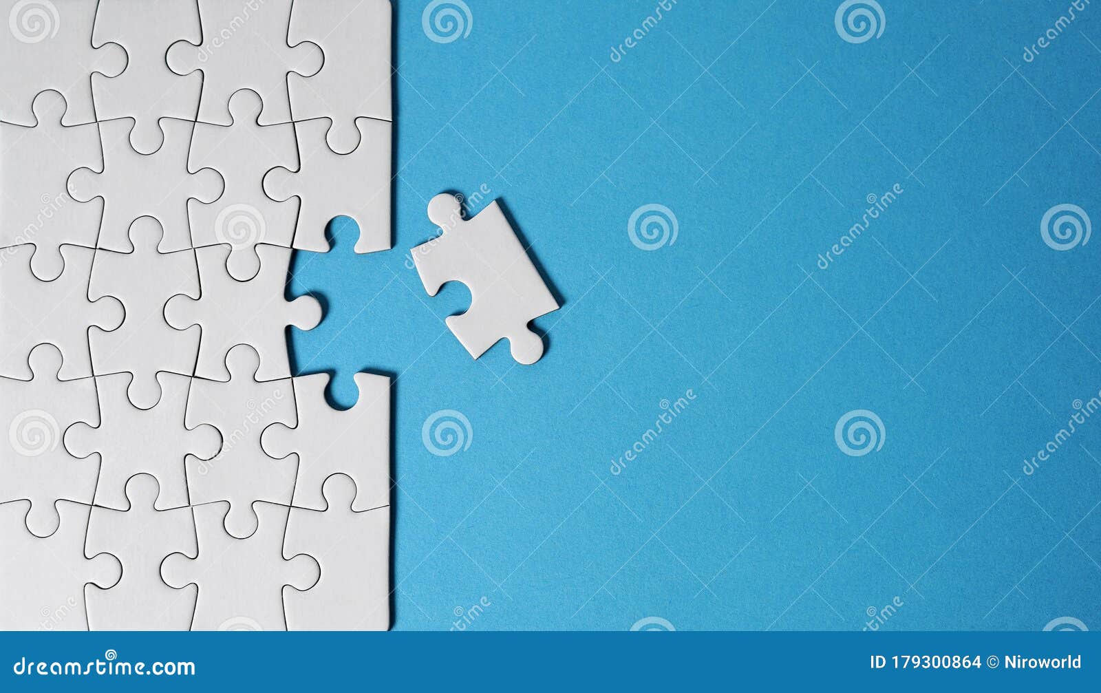 jigsaw puzzle last piece