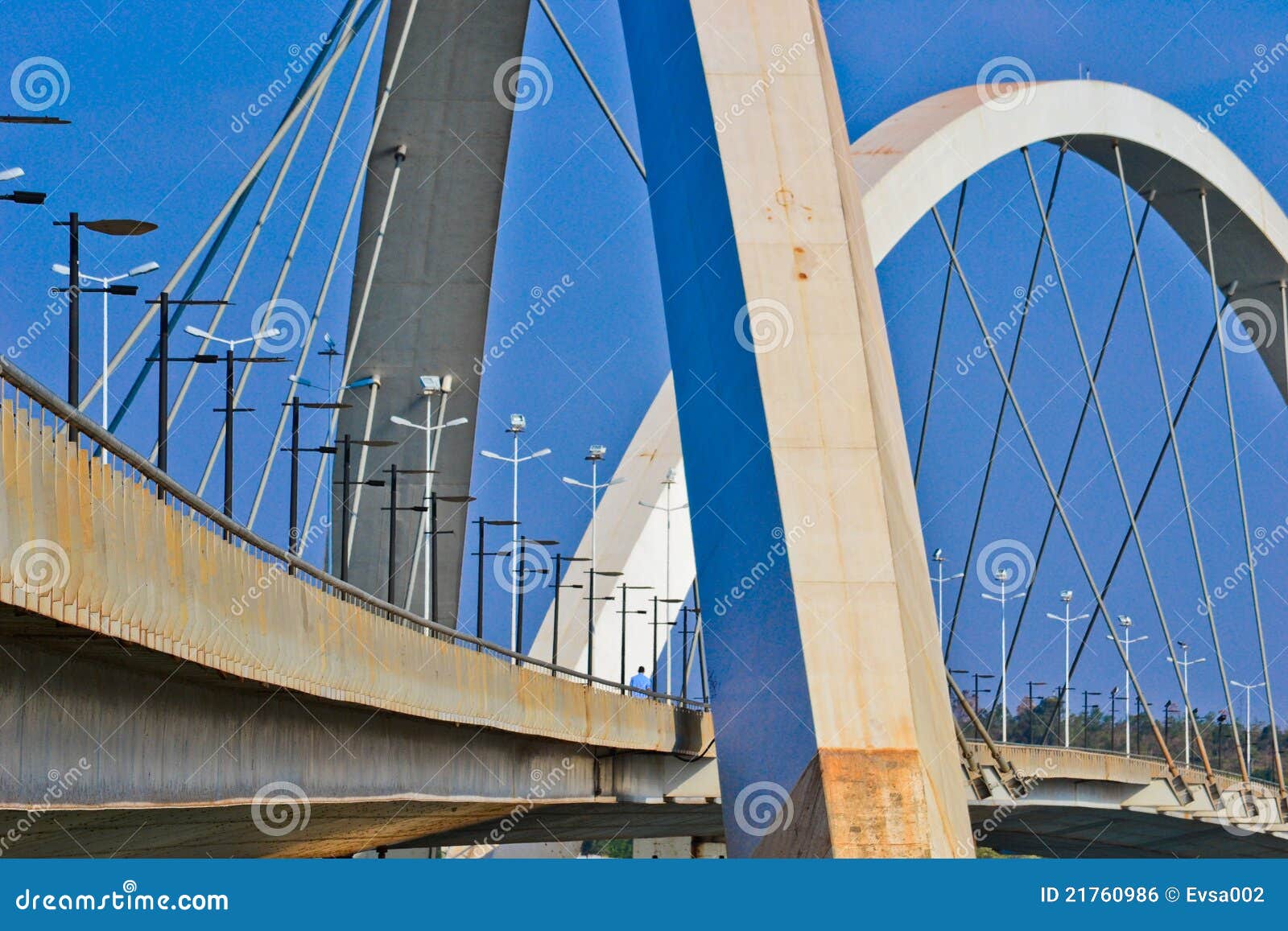 the jk bridge in brasilia