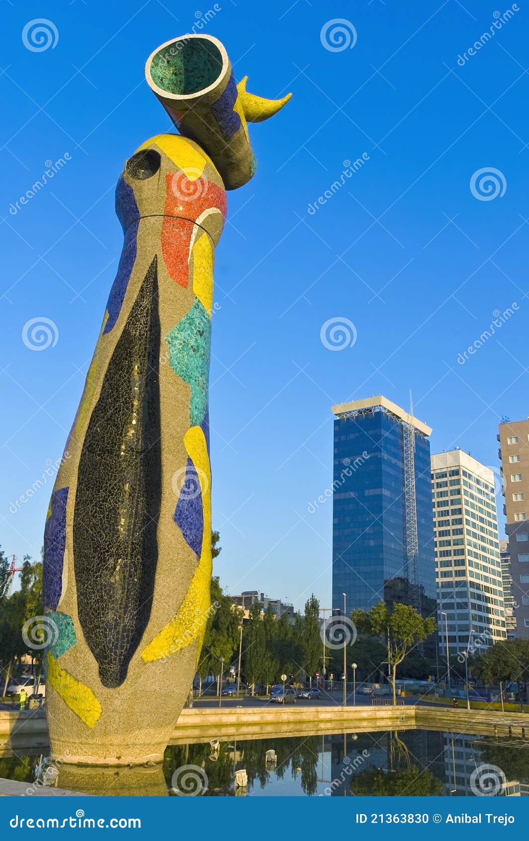 joan miro mujer y pajaro at barcelona, spain