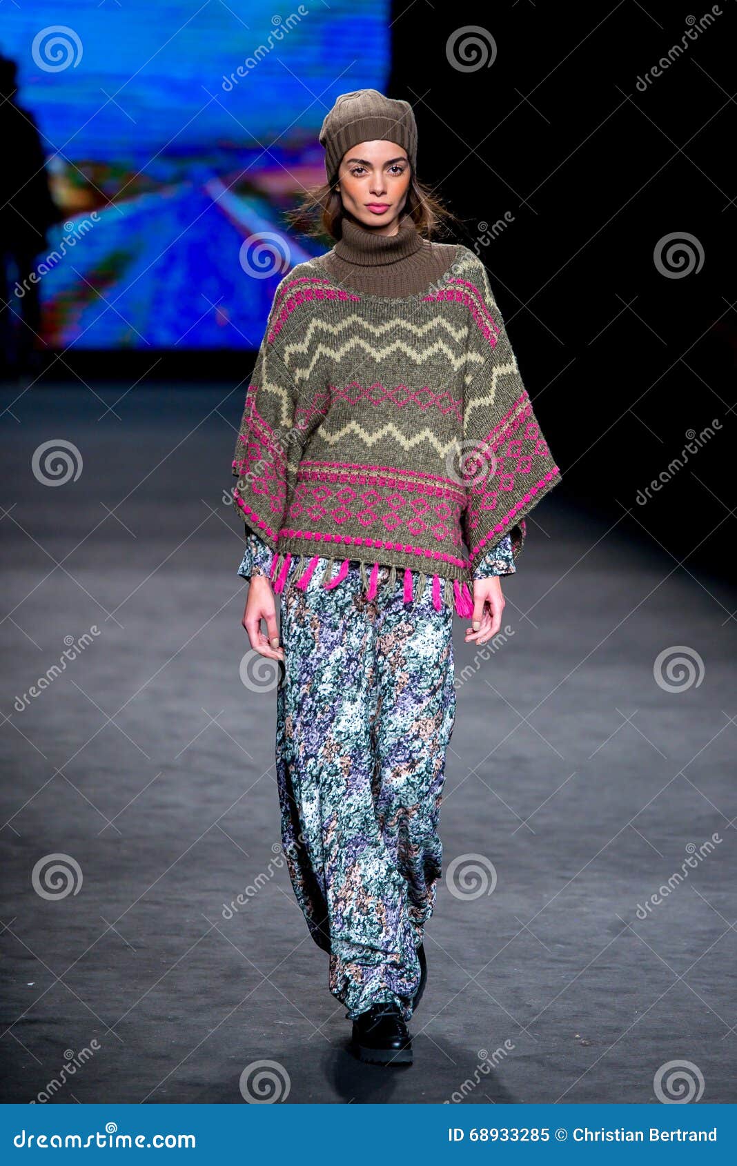 Joana Sanz (model) Walks the Runway for the Yerse Collection Editorial ...