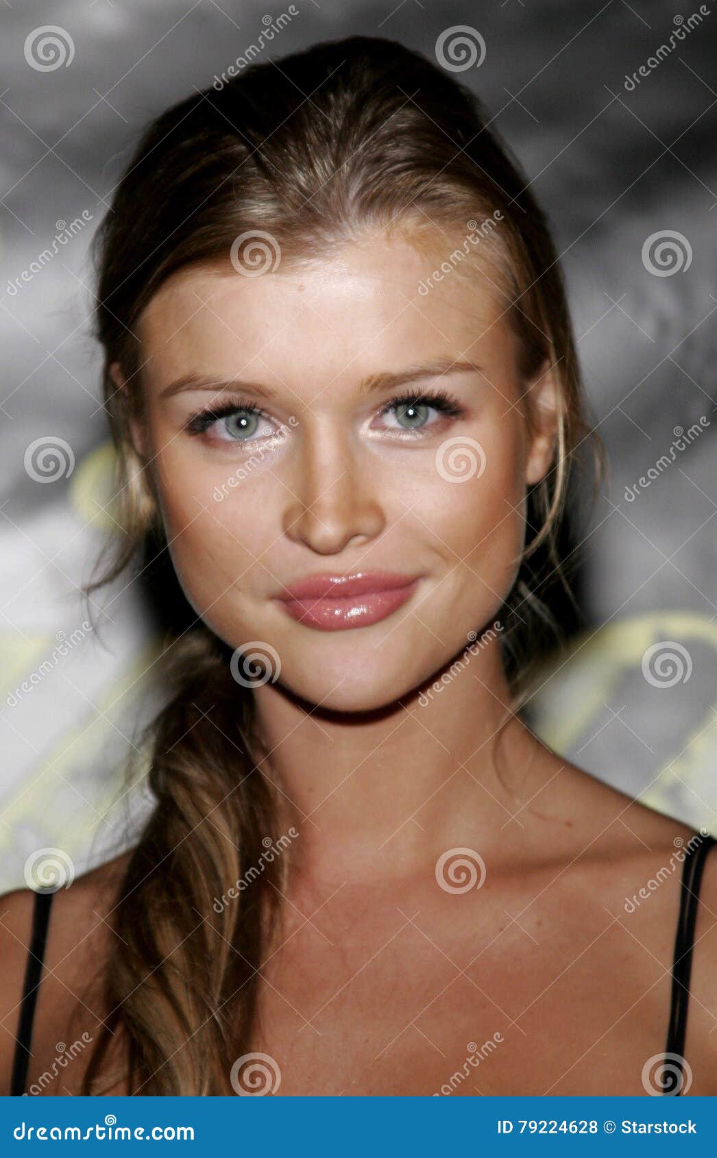 Joanna Krupa editorial stock photo. Image of carpet, handsome - 79224628