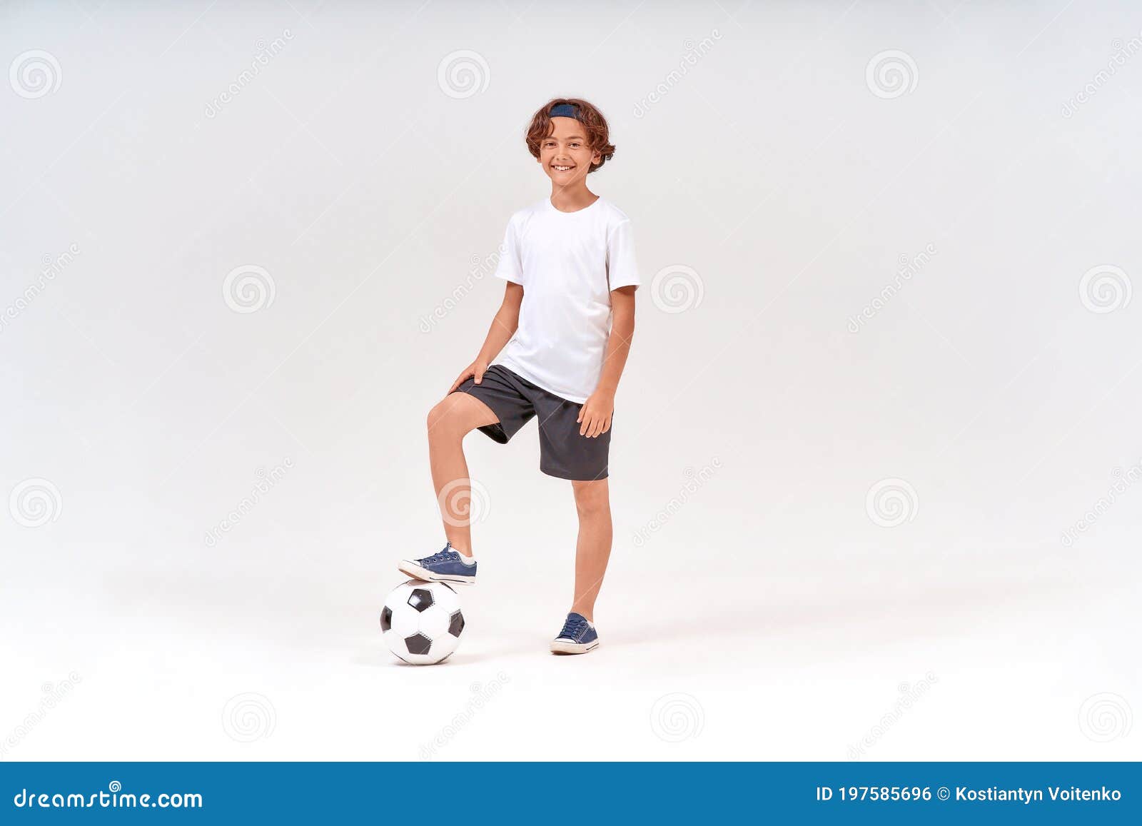 Jogador De Futebol. Jogador De Futebol Adolescente. Dia Do Jogo