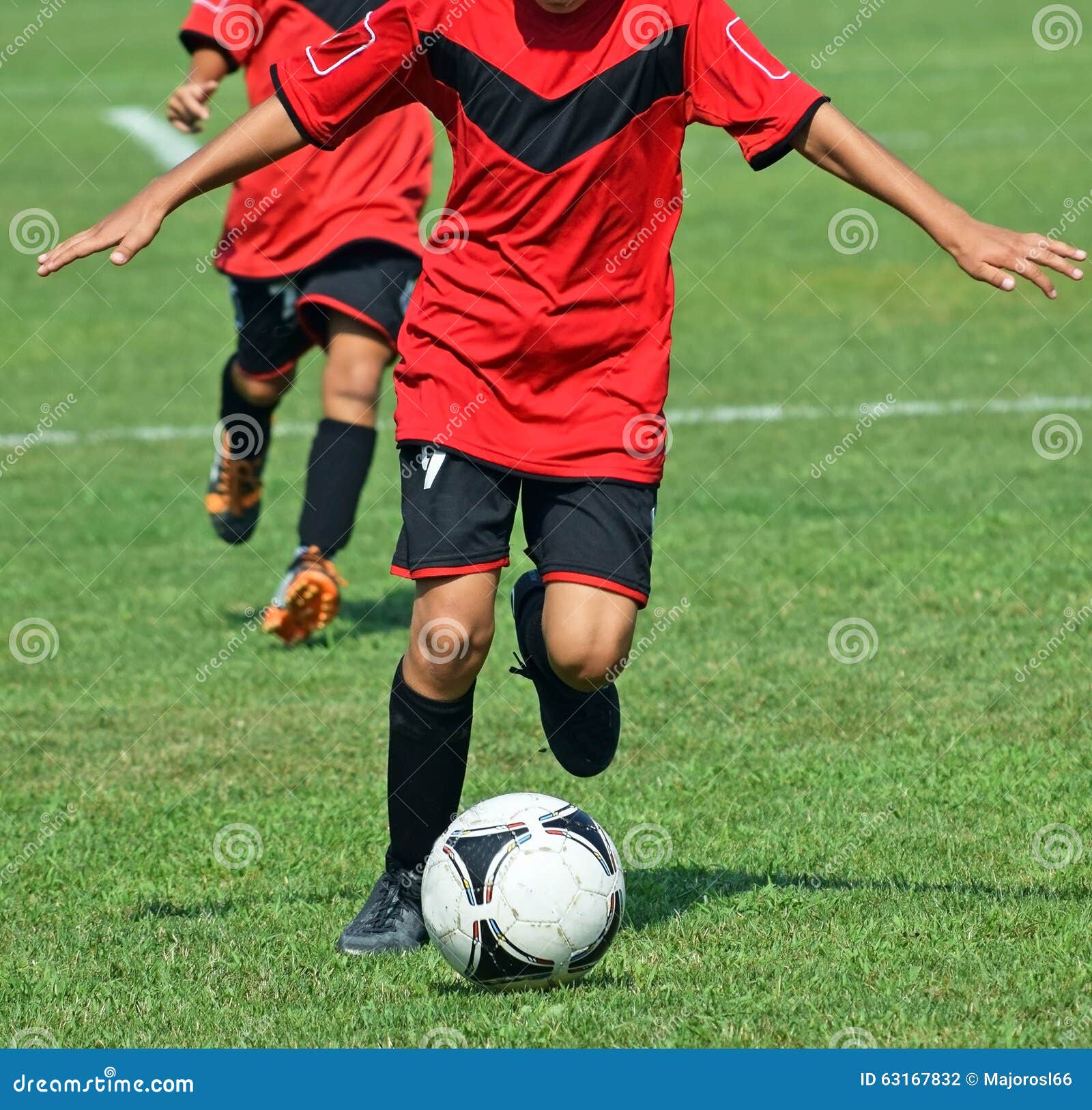 Jogadores de futebol novos foto de stock. Imagem de atleta - 63167832