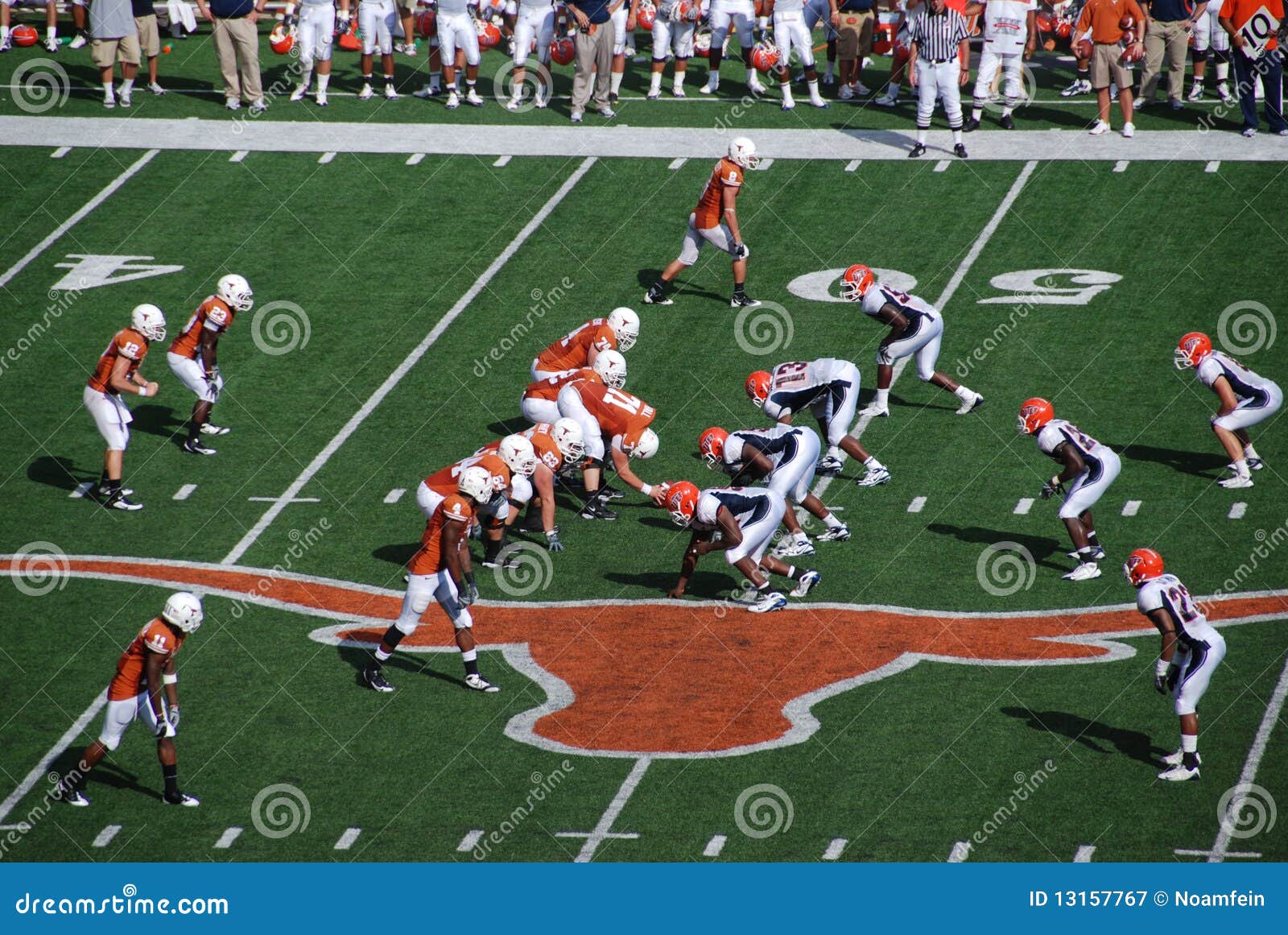 Jogo De Futebol Da Faculdade Dos Longhorns De Texas Fotografia