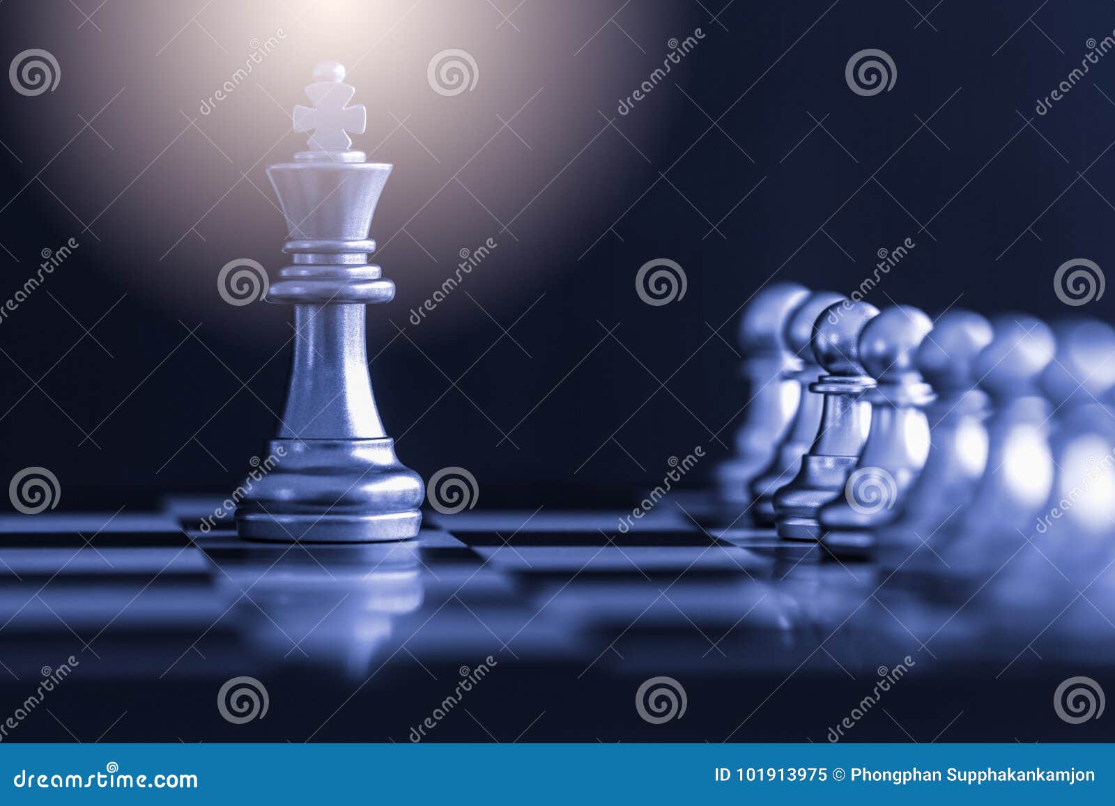 O tabuleiro de xadrez é o jogo de estratégia de inteligência para