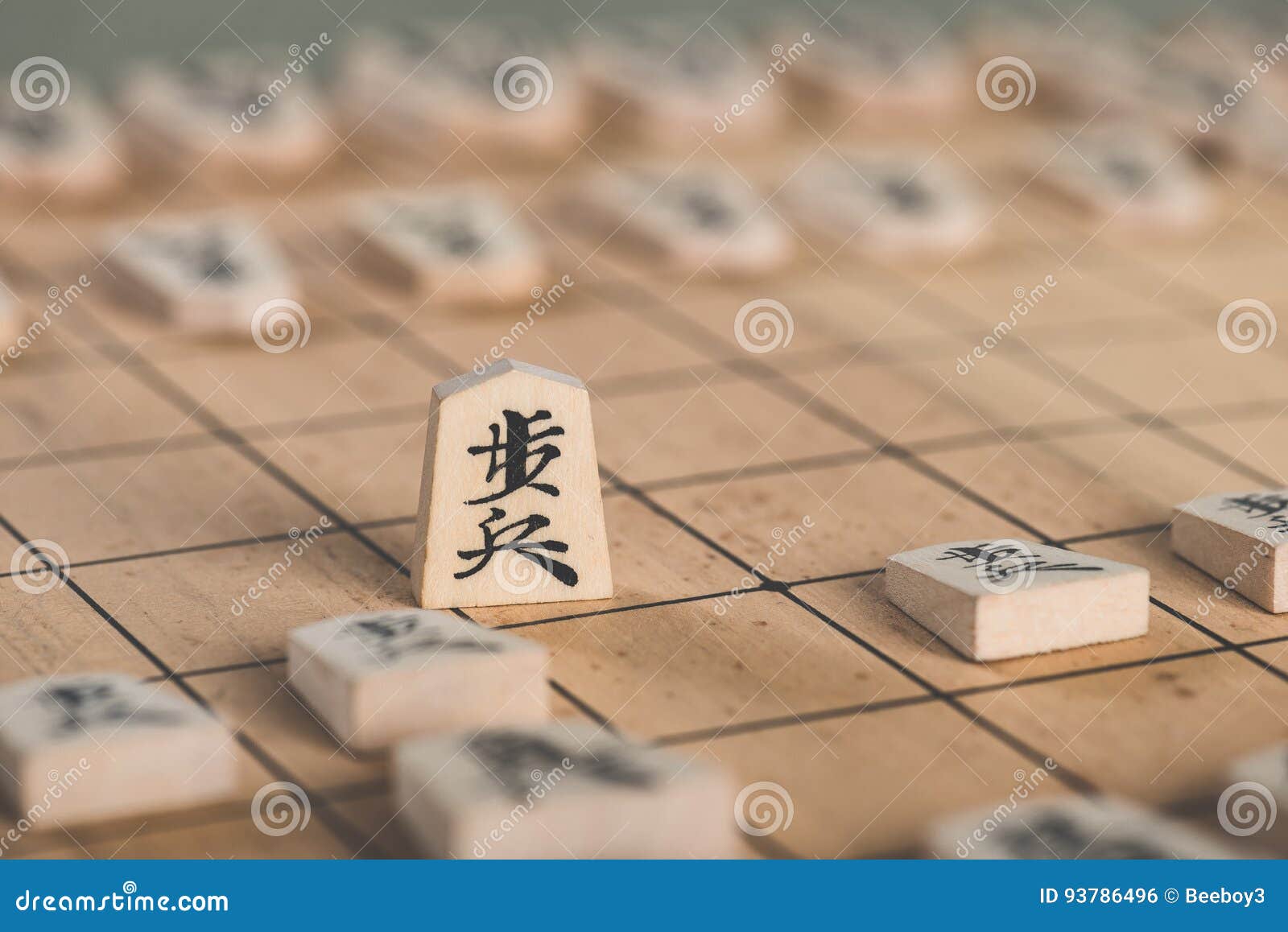 Jogos De Mesa Japoneses Da Estratégia Da Xadrez Em Japão Foto de Stock -  Imagem de quadros, cérebro: 93786568